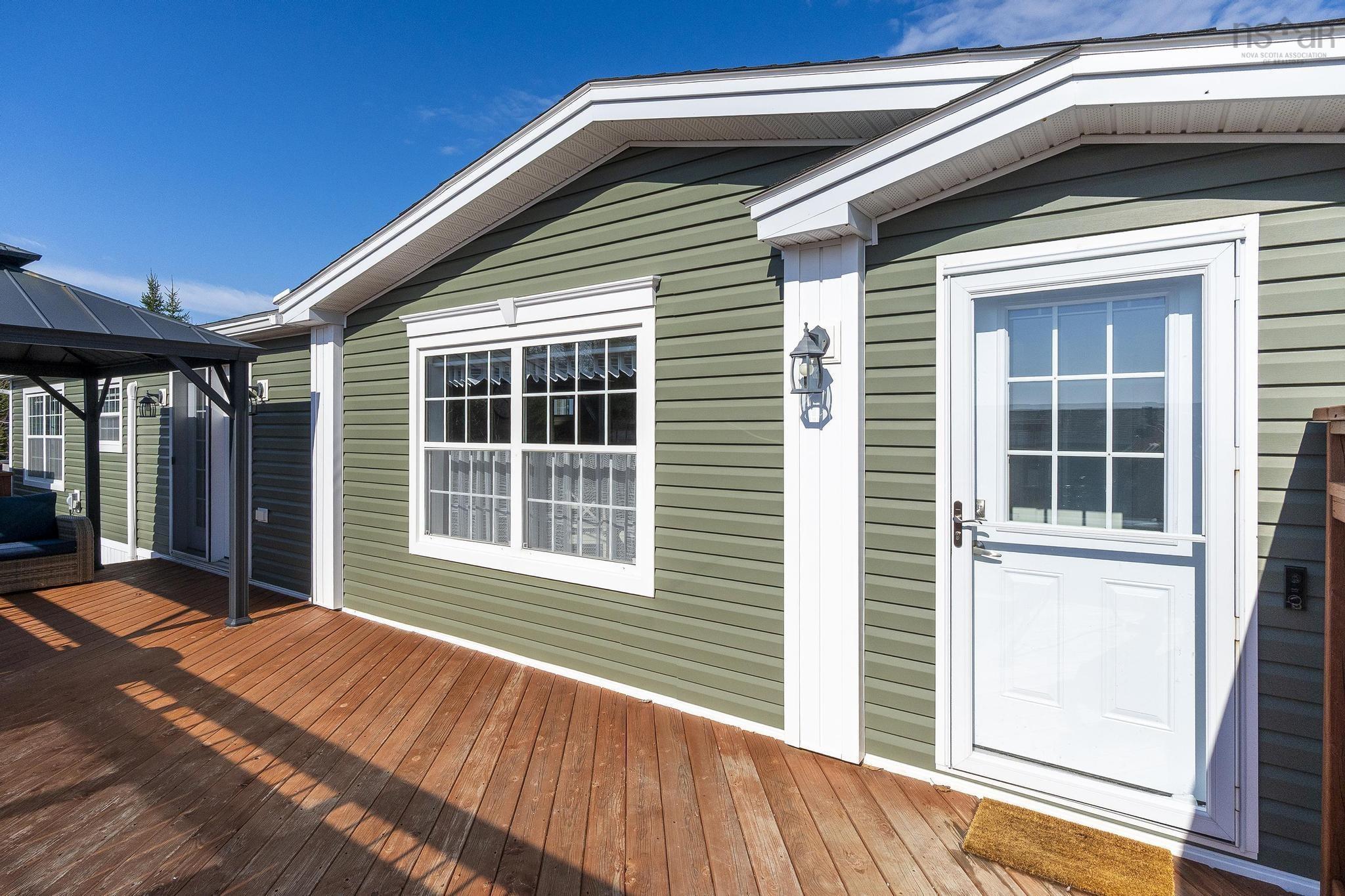 Thumbnail image for 27 Eleventh Street MLS<sup>®</sup> 202620777