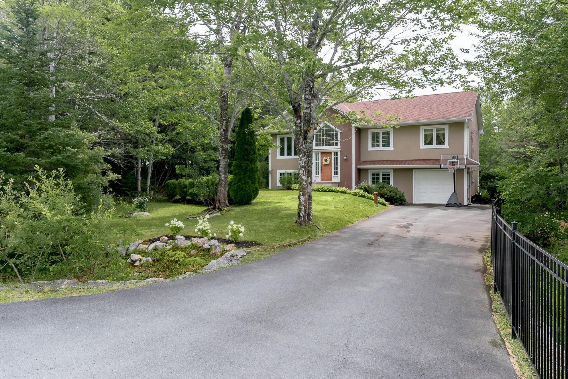 Thumbnail image for 319 Buckingham Drive MLS<sup>®</sup> 202620898