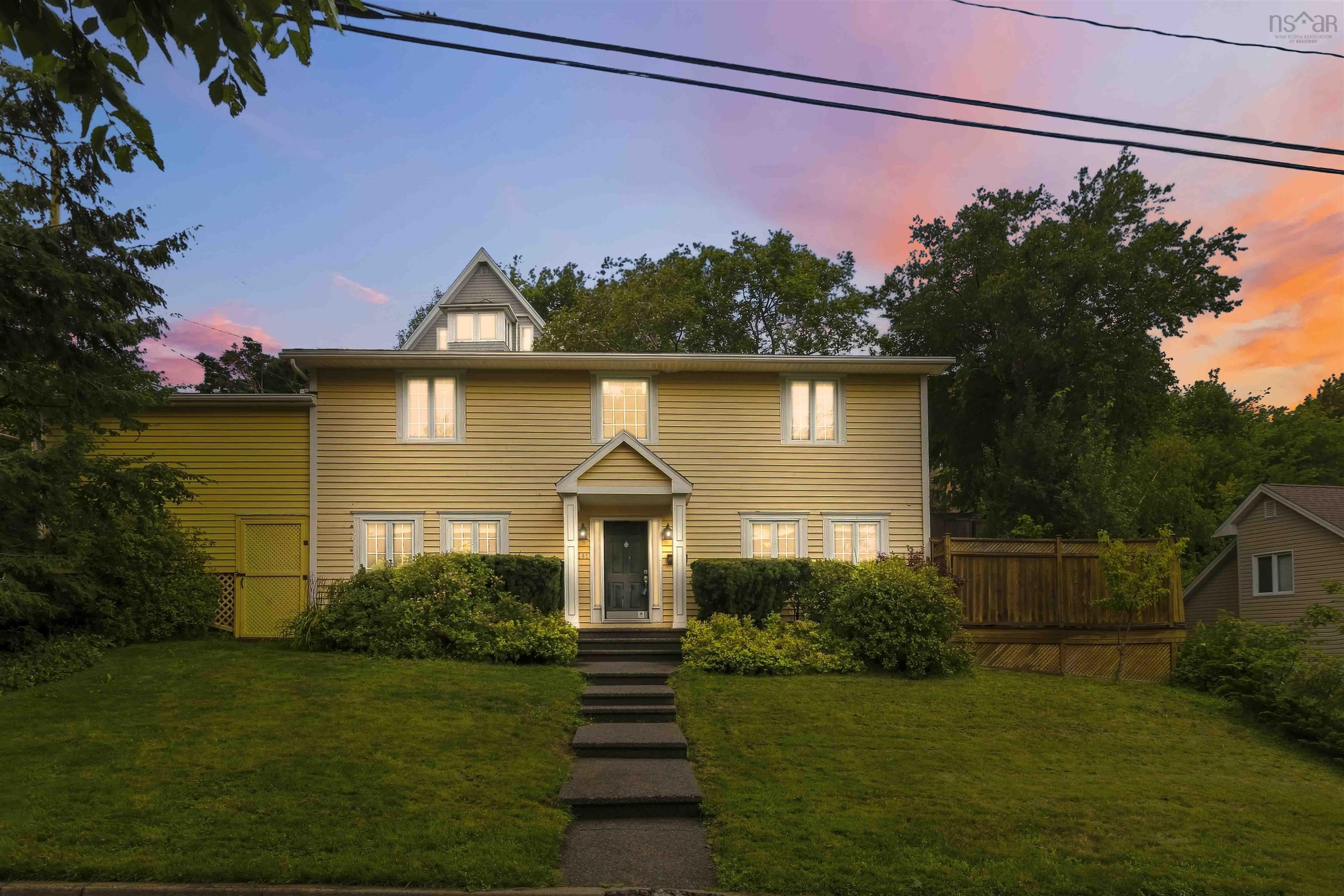 Thumbnail image for 207 Cresthaven Drive MLS<sup>®</sup> 202621124