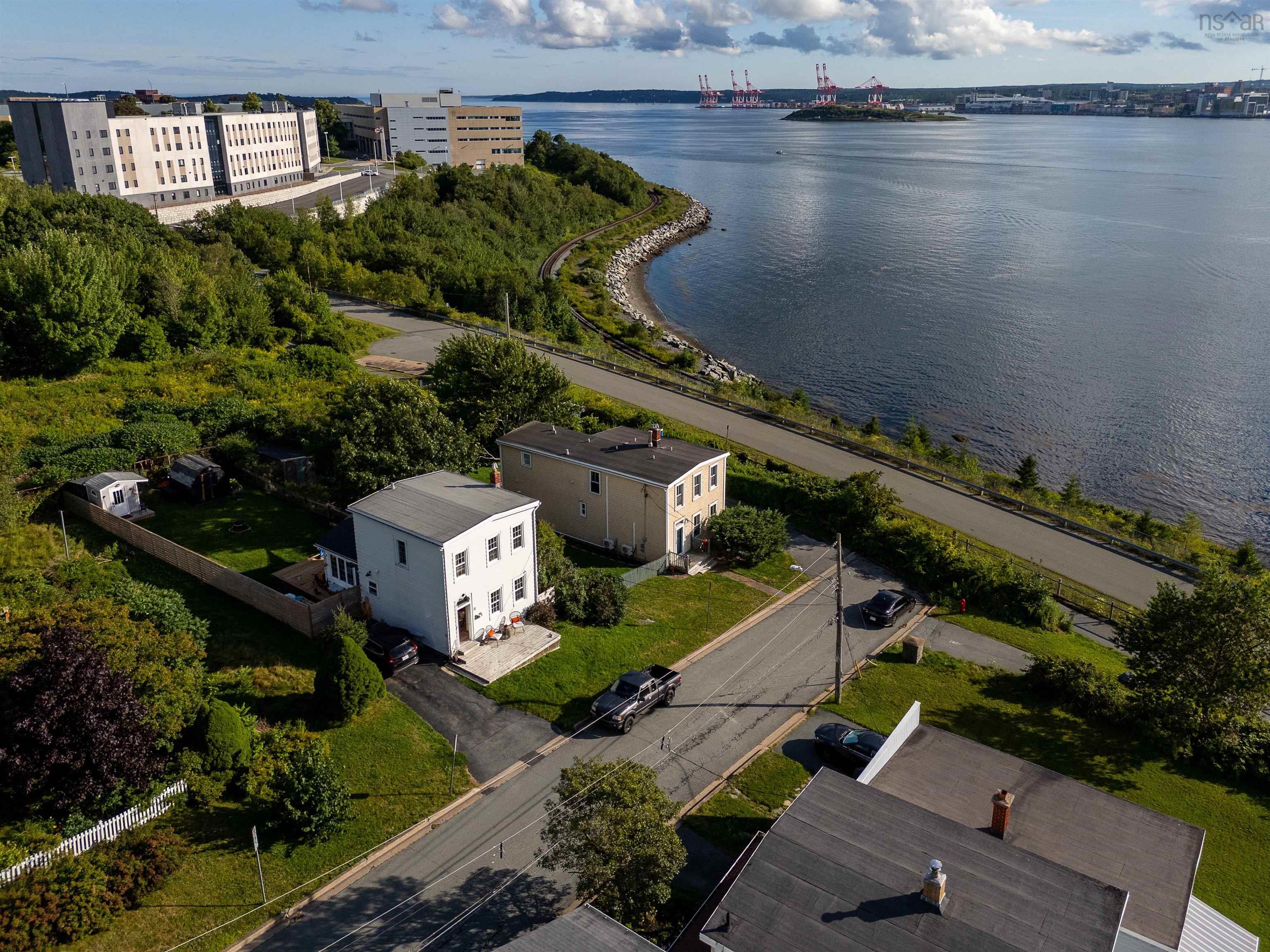 Thumbnail image for 33 Cuisack Street MLS<sup>®</sup> 202621134