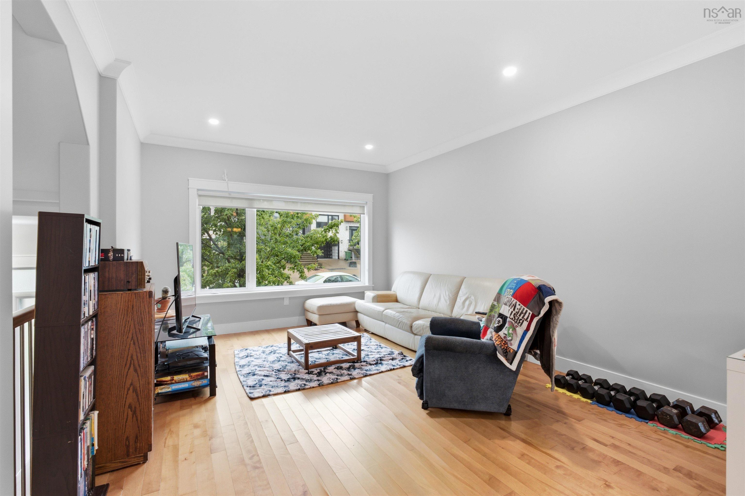 View image 9