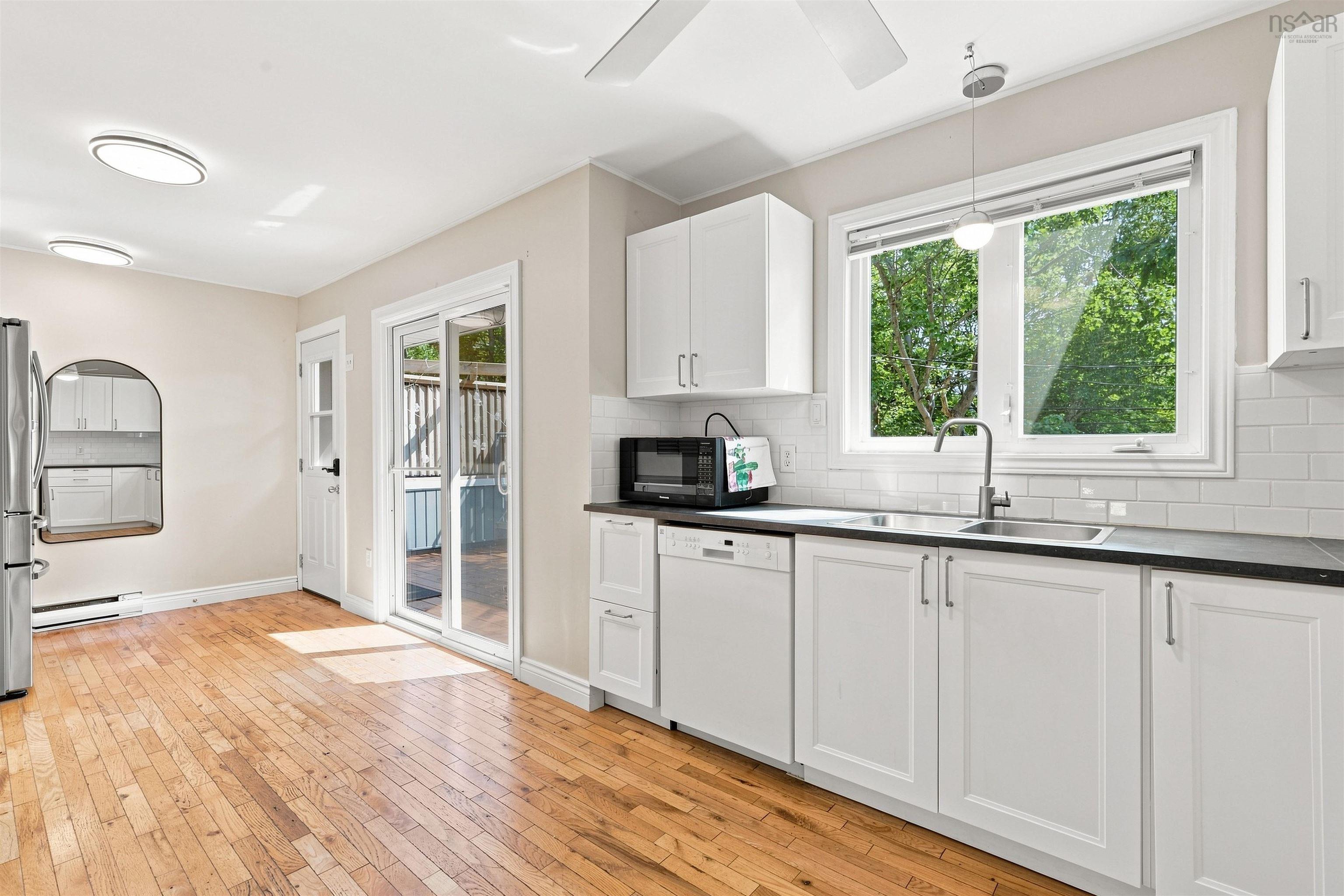 View image 18