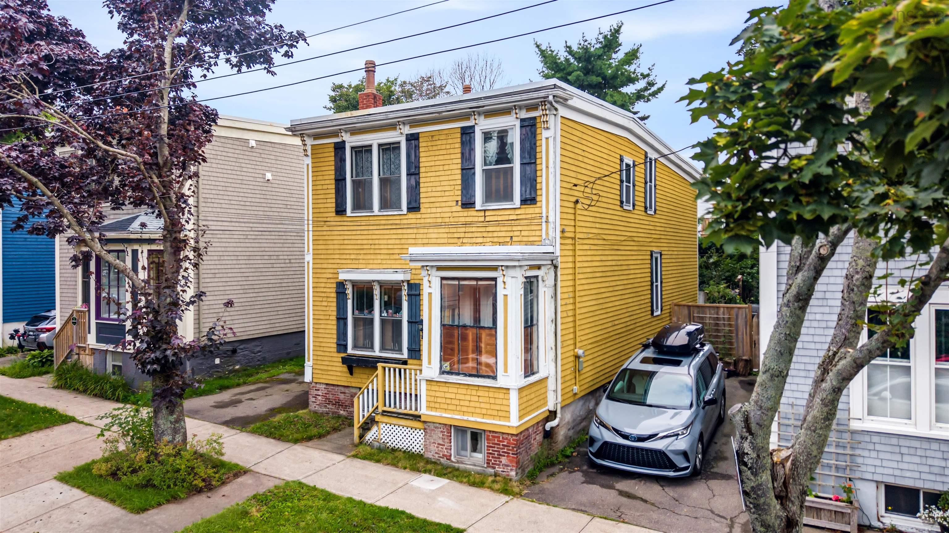 Thumbnail image for 6079 Compton Avenue MLS<sup>®</sup> 202621376