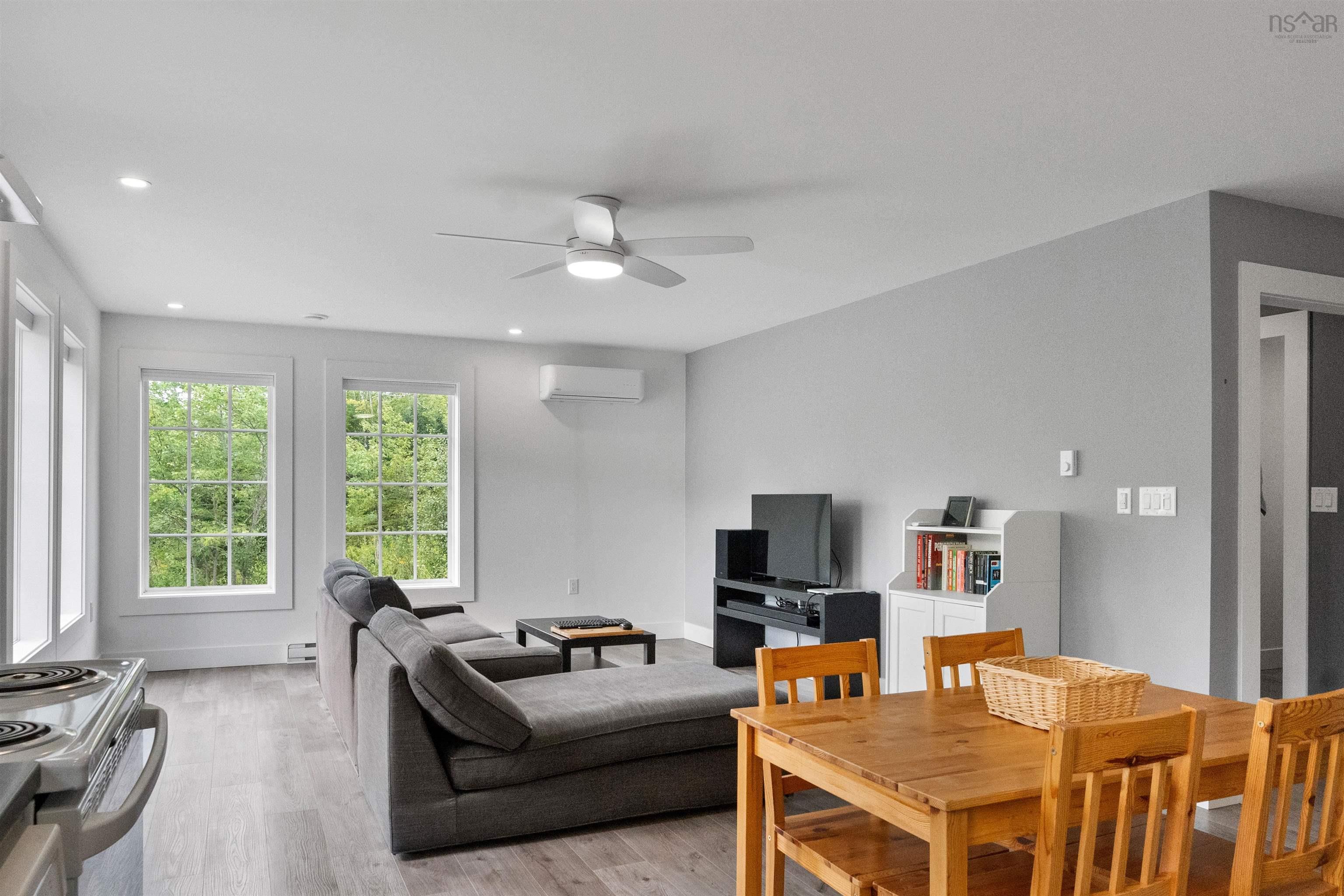 View image 18
