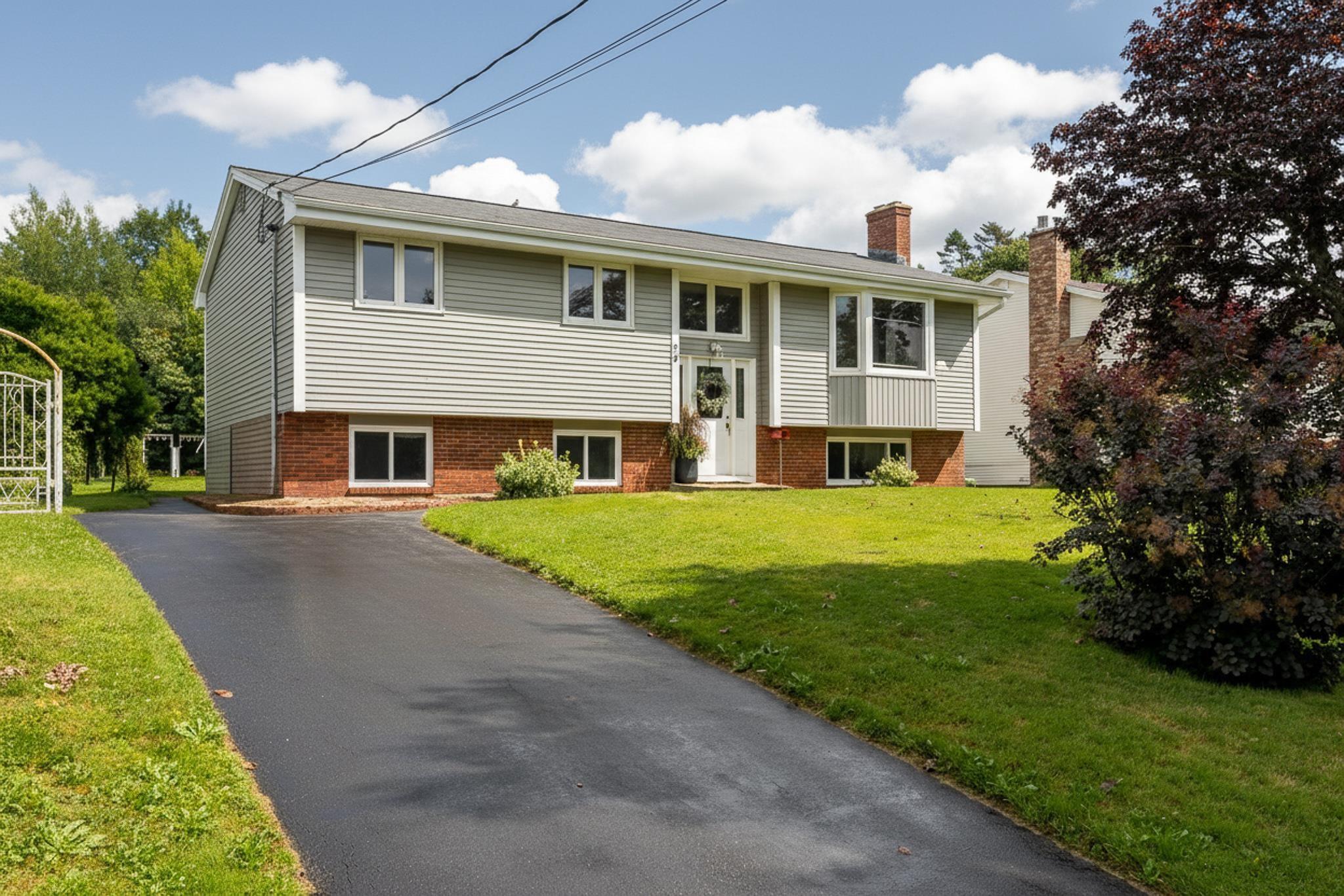 Thumbnail image for 20 Parkland Avenue MLS<sup>®</sup> 202621438