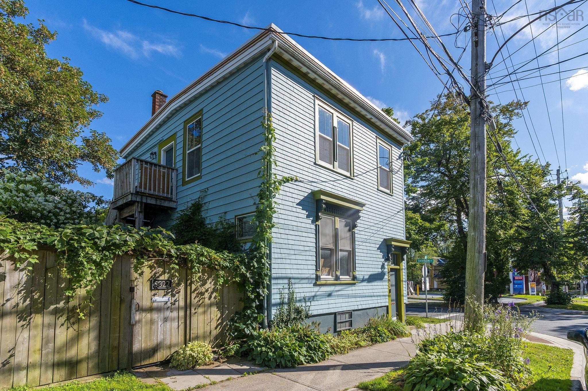 Thumbnail image for 5822 / 5824 Charles Street MLS<sup>®</sup> 202621446