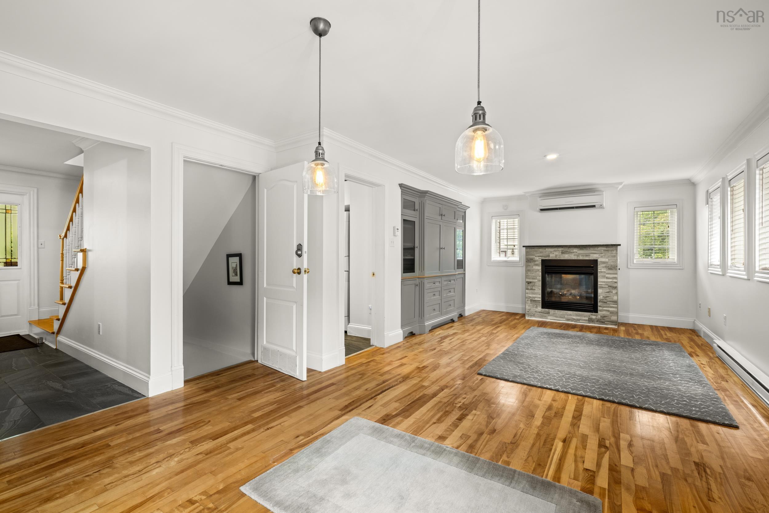 View image 16