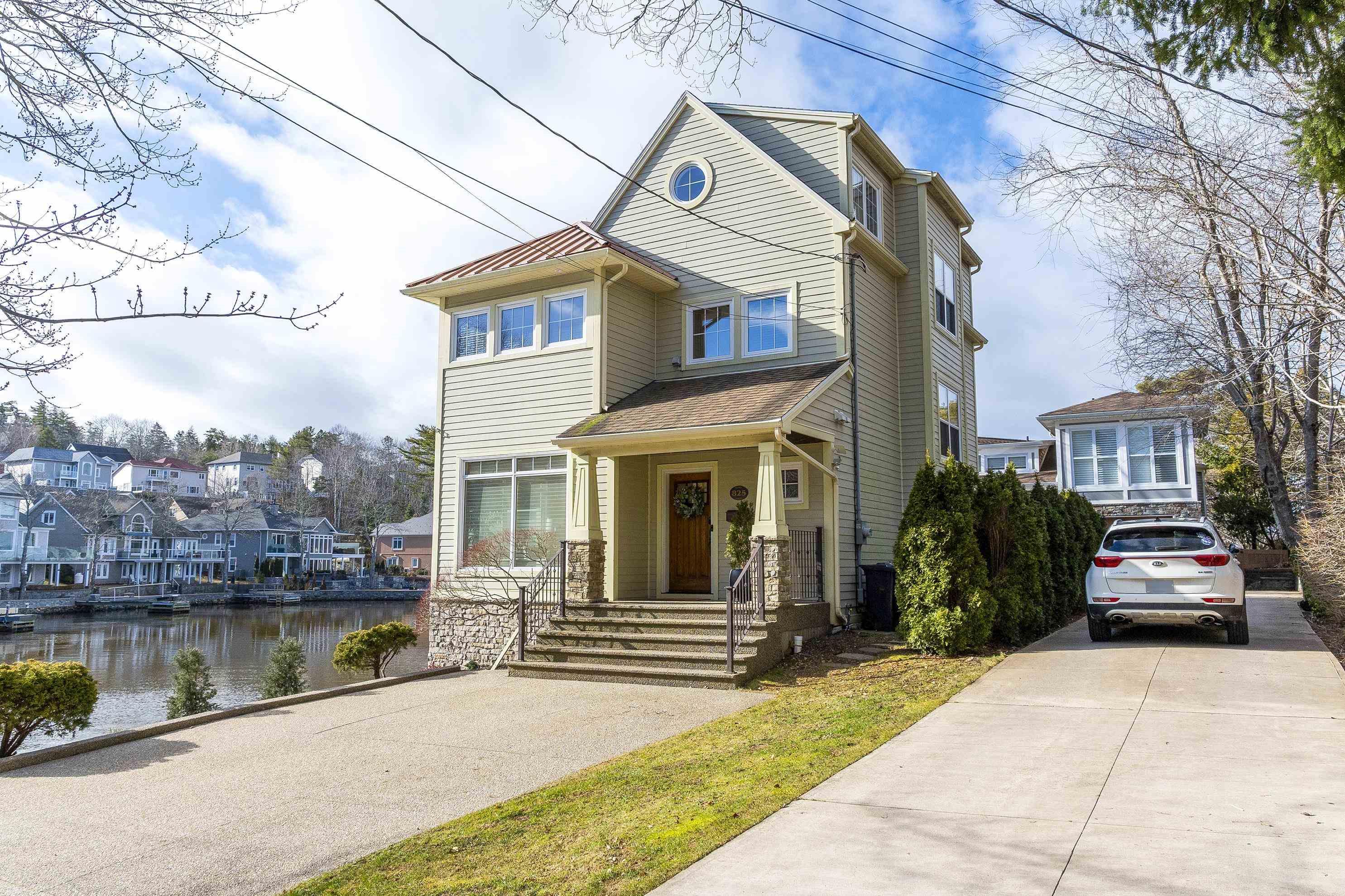 Thumbnail image for 825 Shore Drive MLS<sup>®</sup> 202621662