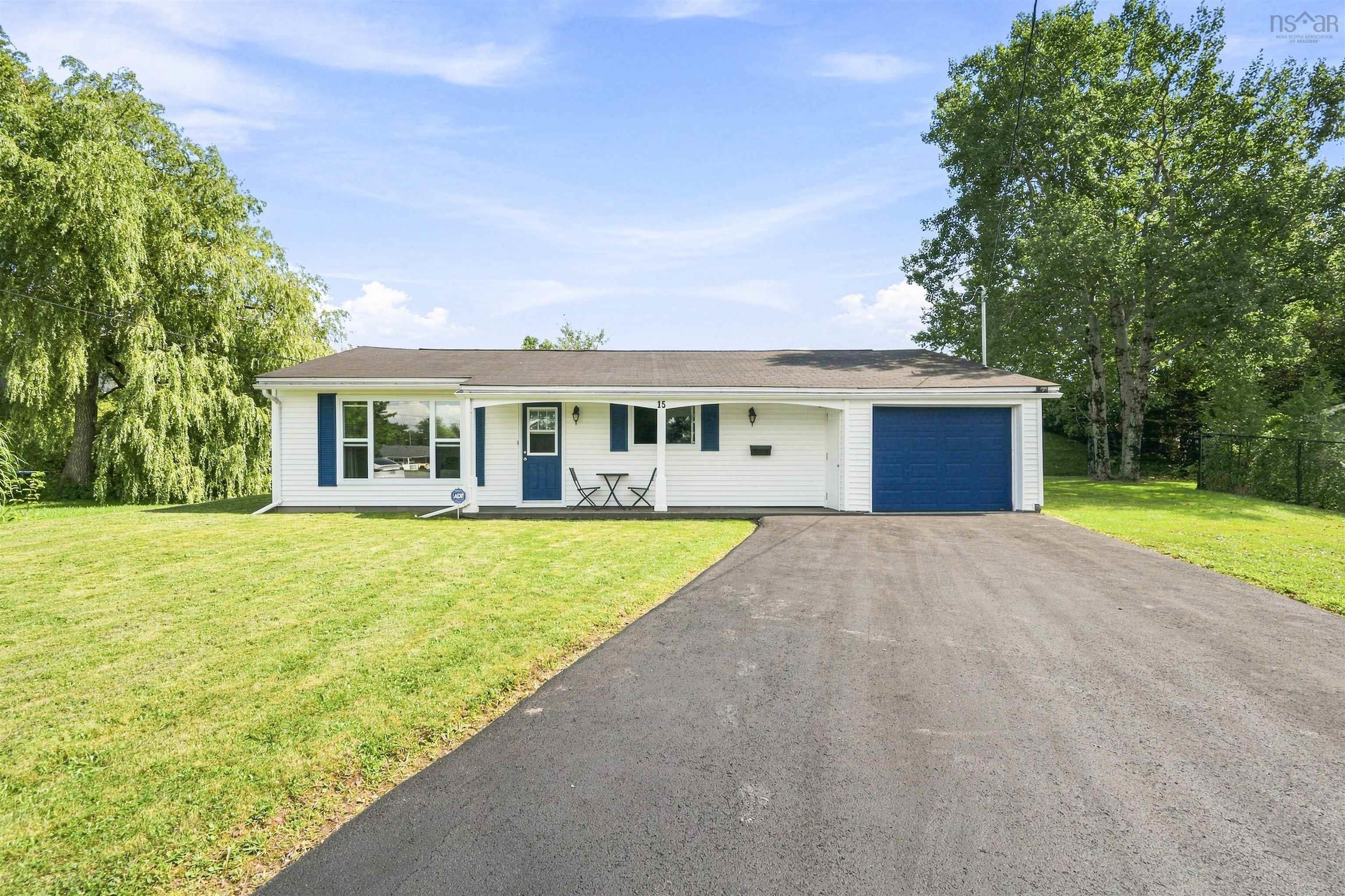 Thumbnail image for 15 Magog Court MLS<sup>®</sup> 202621665