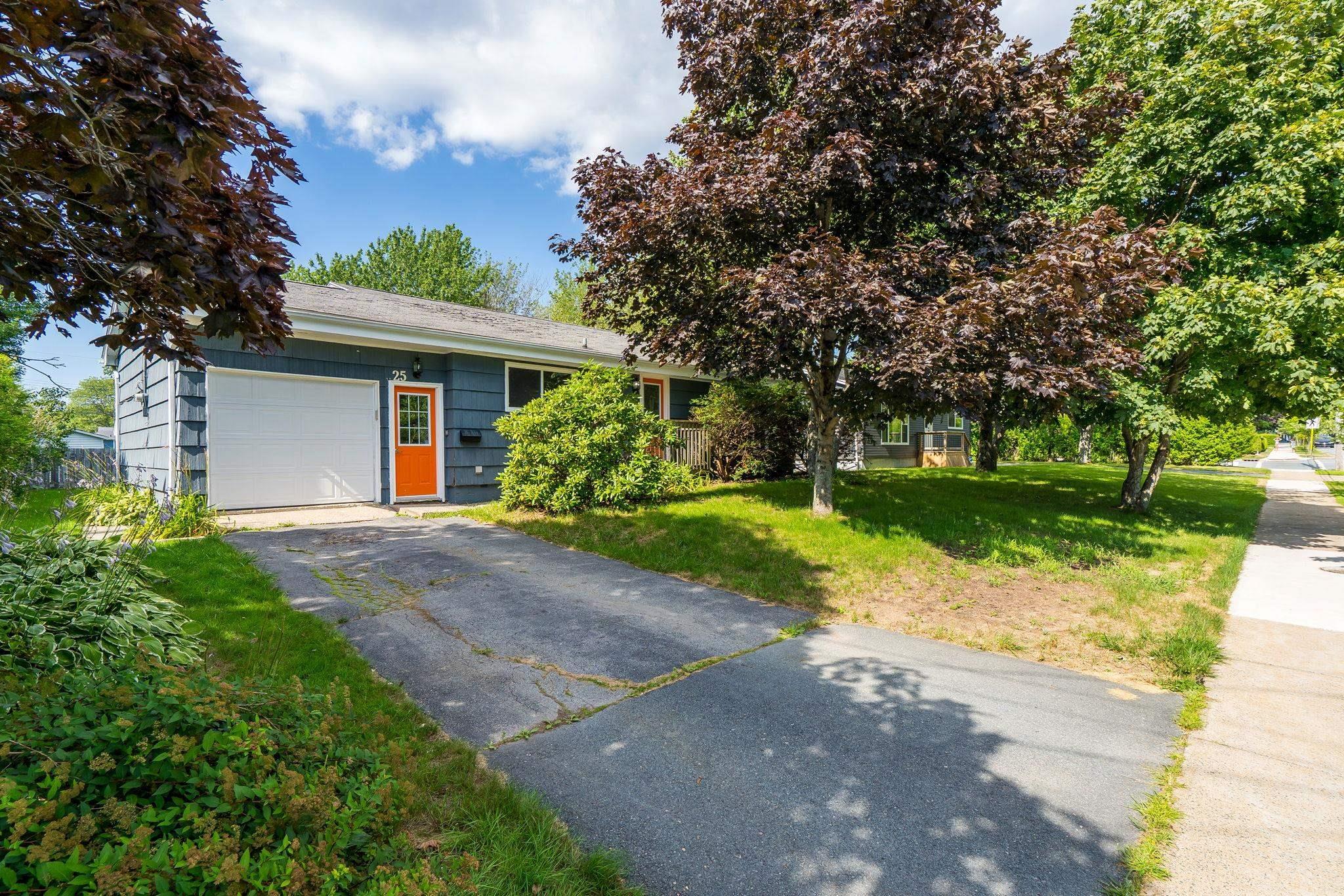 Thumbnail image for 25 Dumbarton Avenue MLS<sup>®</sup> 202621728