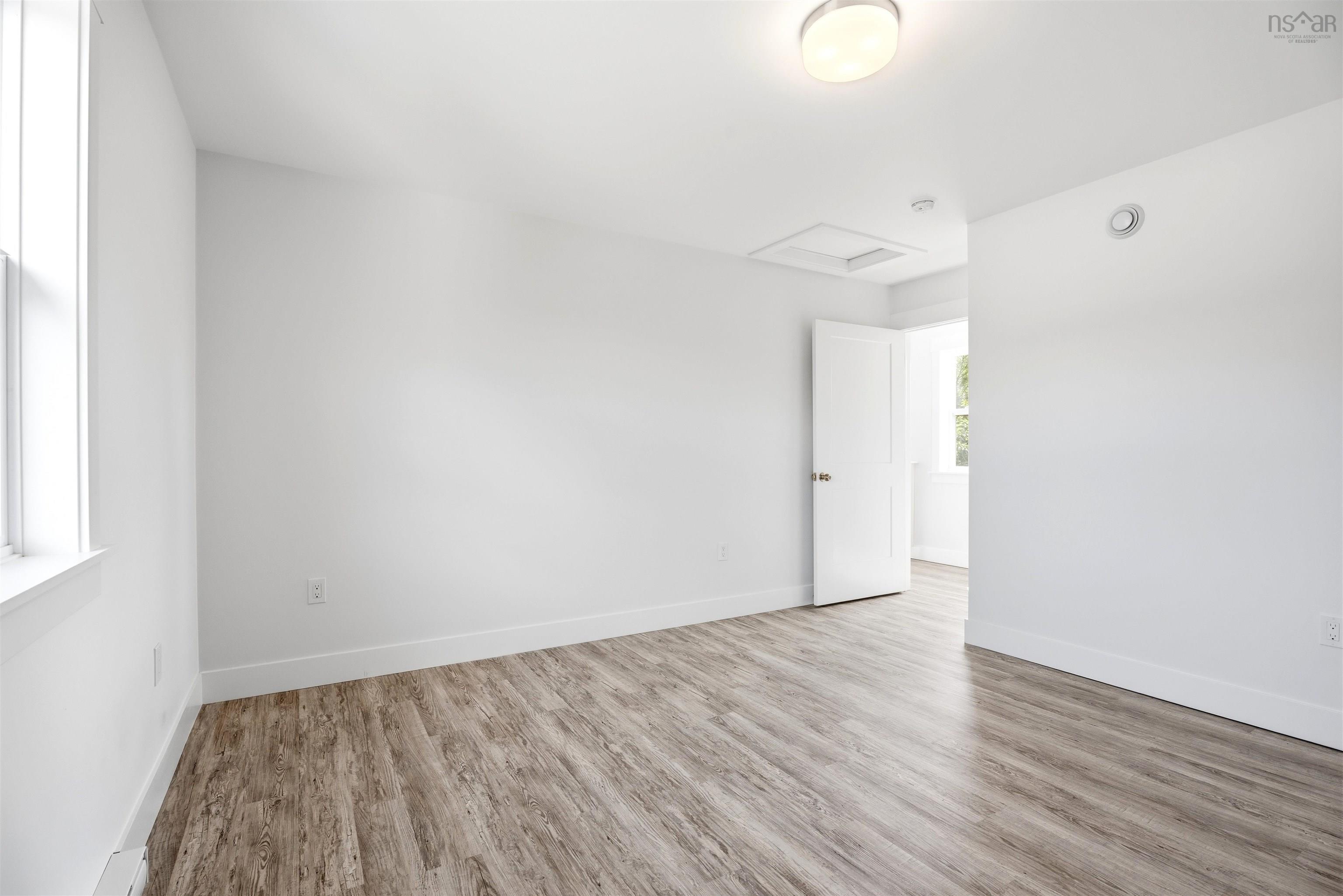 View image 18