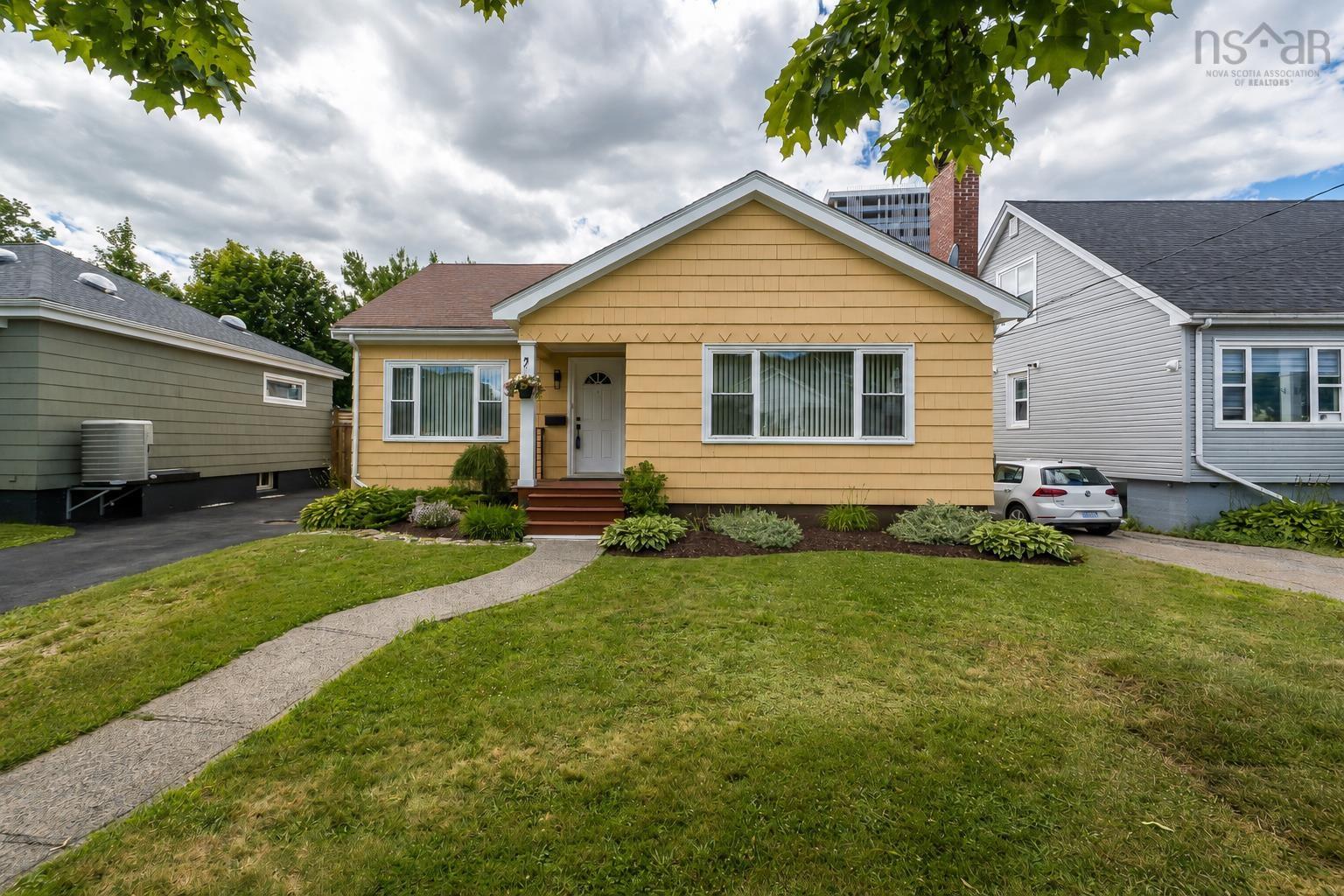 Thumbnail image for 3162 Romans Avenue MLS<sup>®</sup> 202621772
