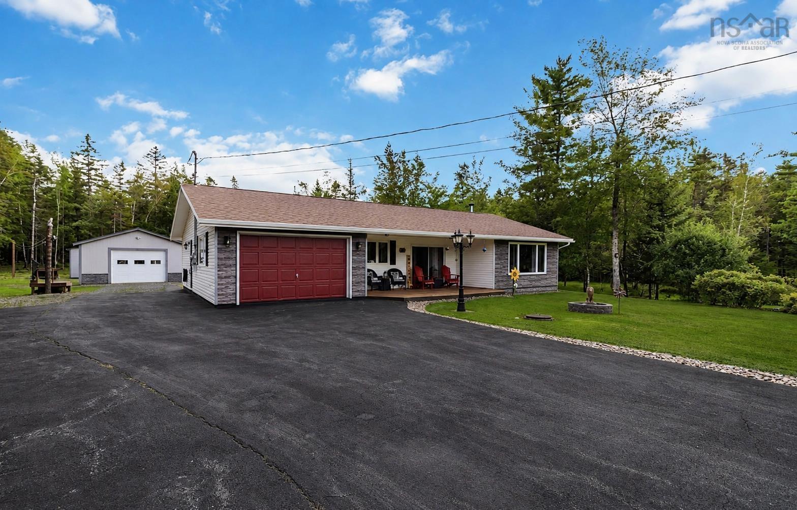 Thumbnail image for 50 Skyridge Drive MLS<sup>®</sup> 202621807