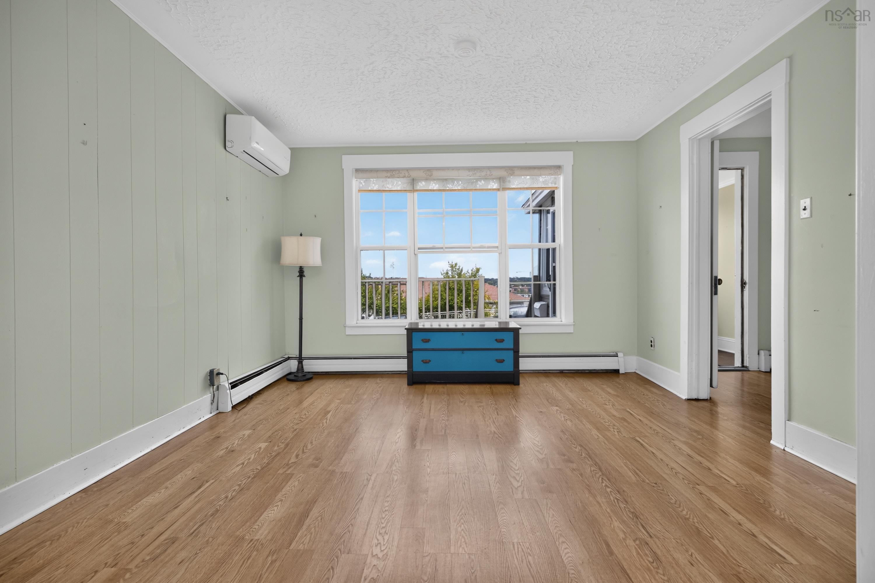 View image 12