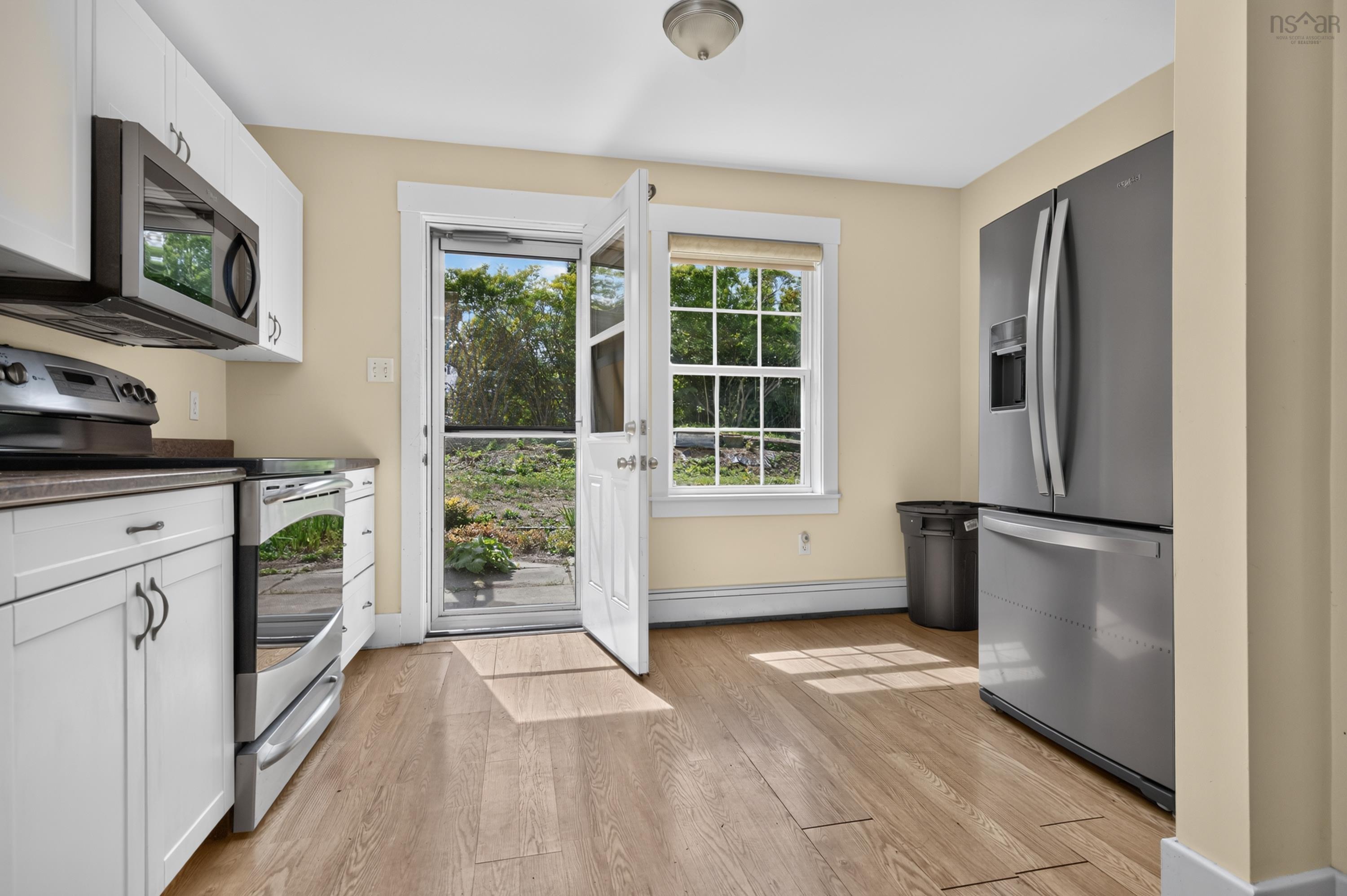 View image 18