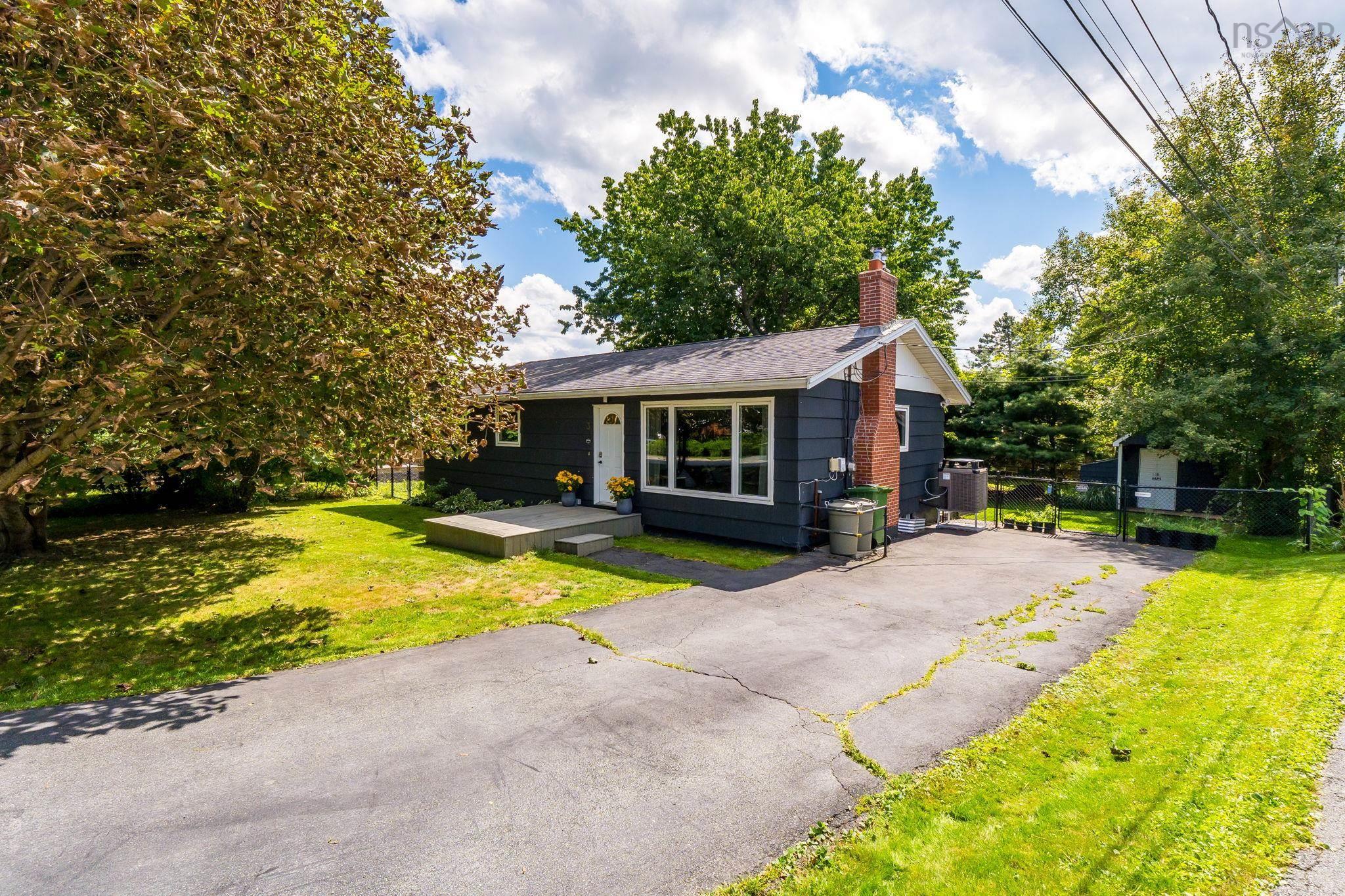 Thumbnail image for 3 Rexdale Avenue MLS<sup>®</sup> 202622065