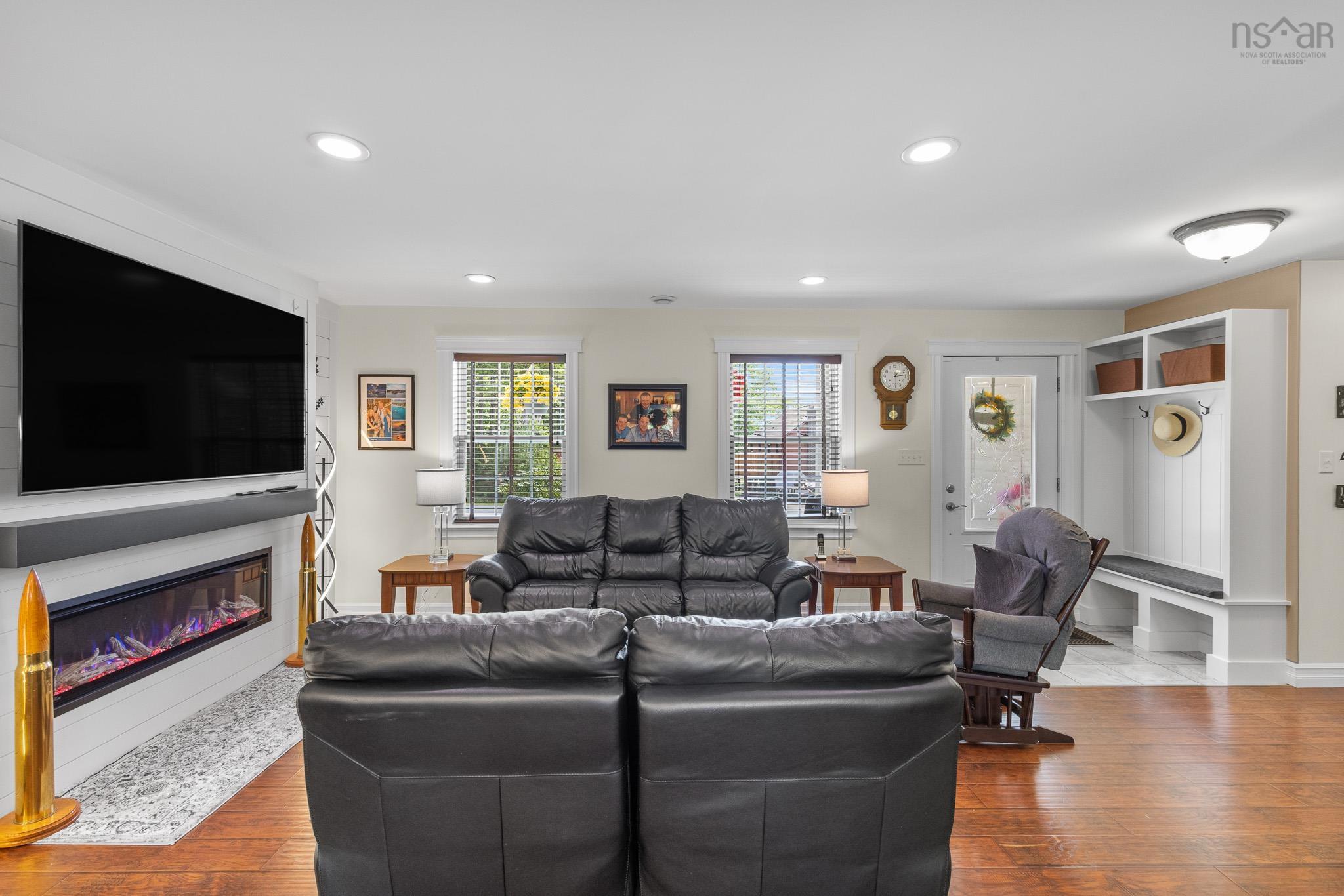 View image 9