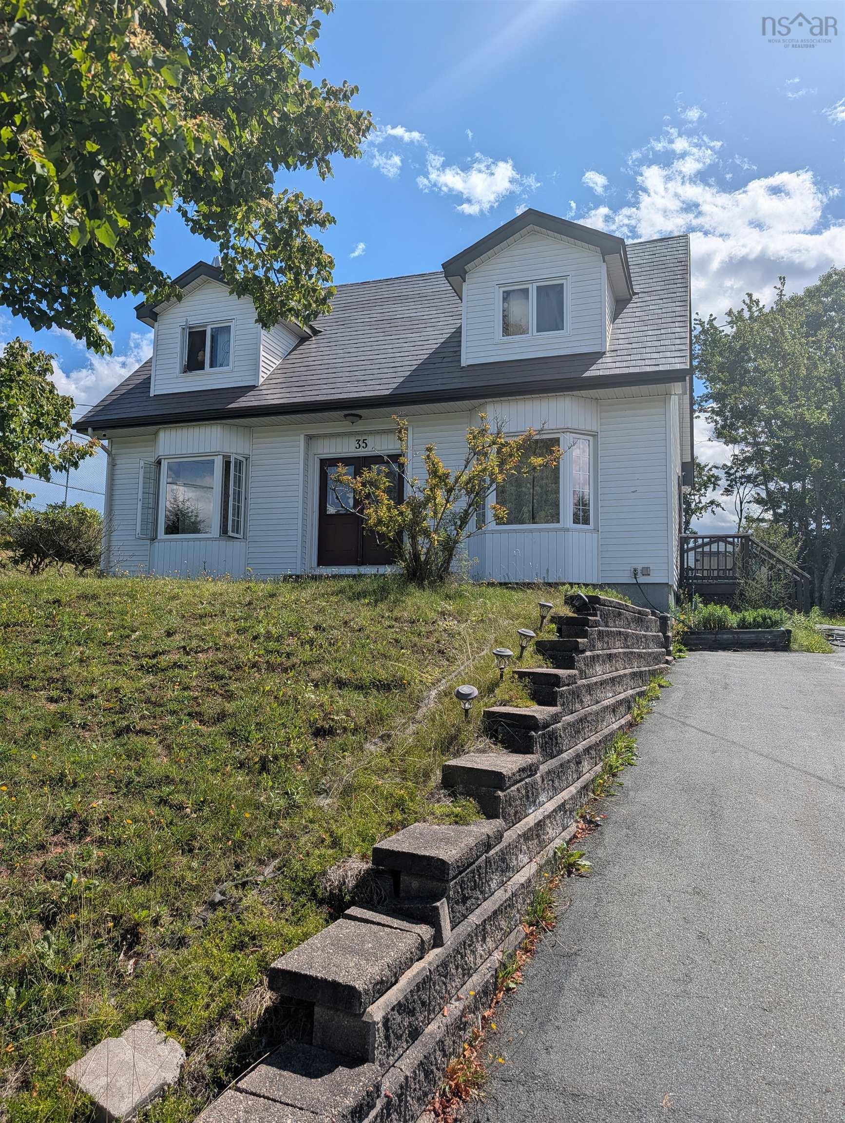 Thumbnail image for 35 Gourok Avenue MLS<sup>®</sup> 202622181