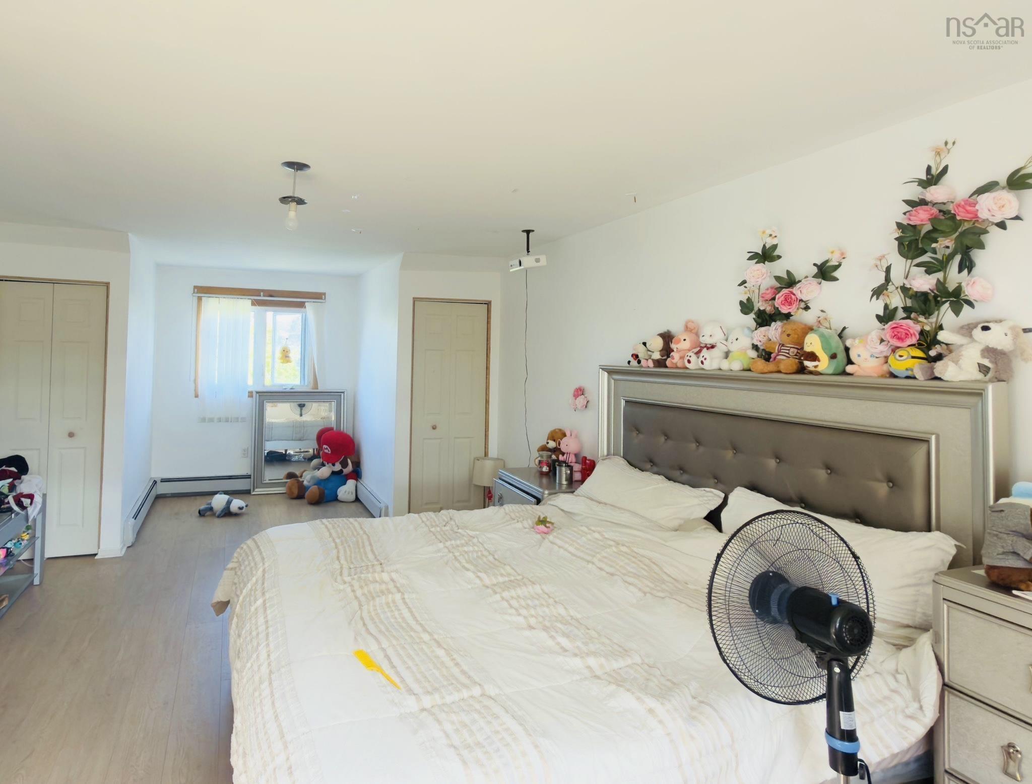 View image 12