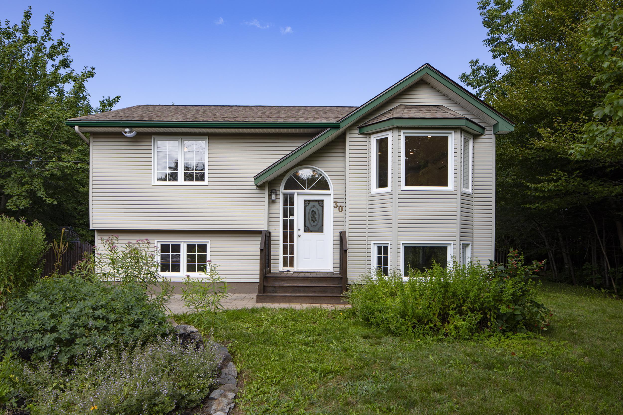 Thumbnail image for 30 Dyke Road MLS<sup>®</sup> 202622296