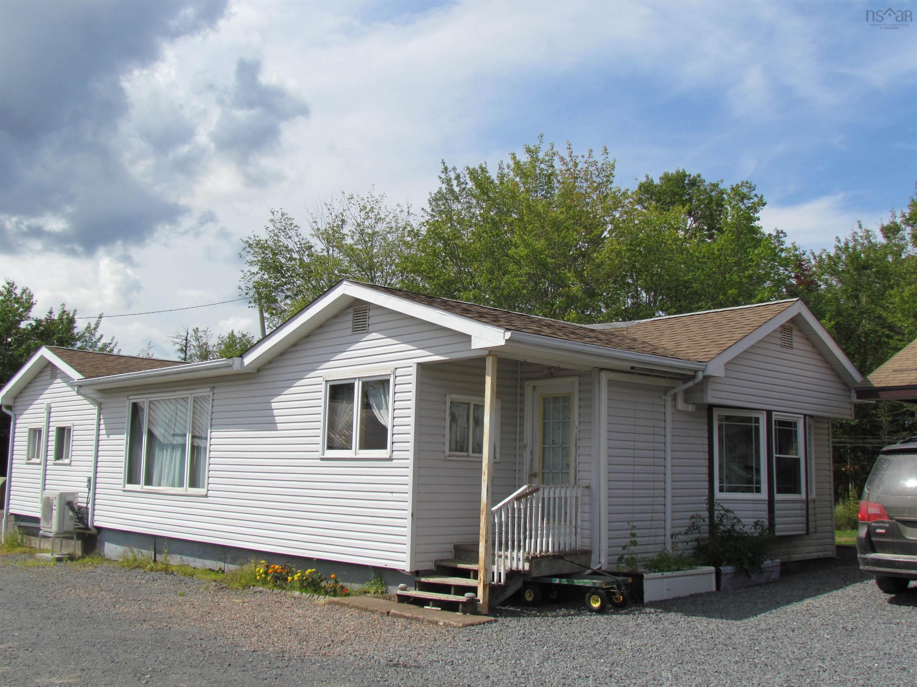 Thumbnail image for 1125 Findley Road MLS<sup>®</sup> 202622479