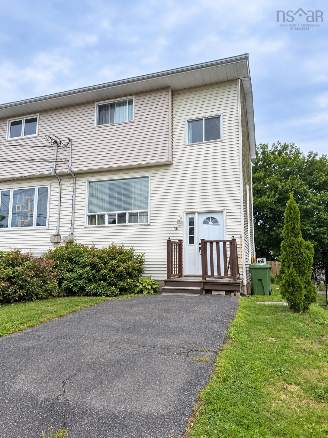 Thumbnail image for 58 HARTLEN Avenue MLS<sup>®</sup> 202622572