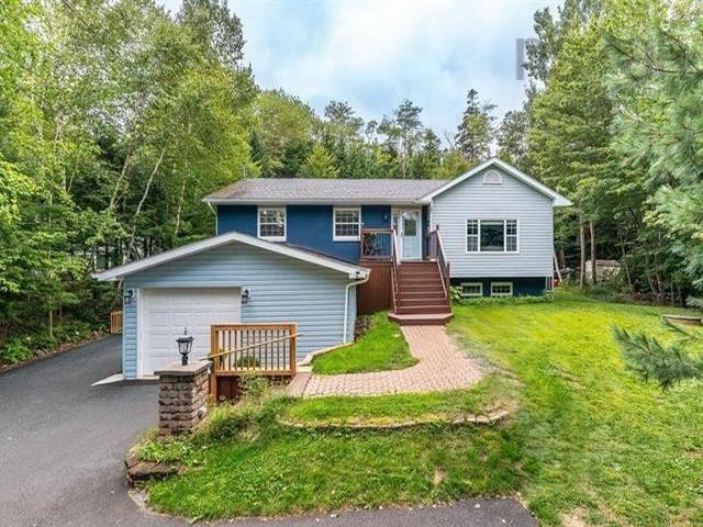 Thumbnail image for 816 Myra Road MLS<sup>®</sup> 202622709