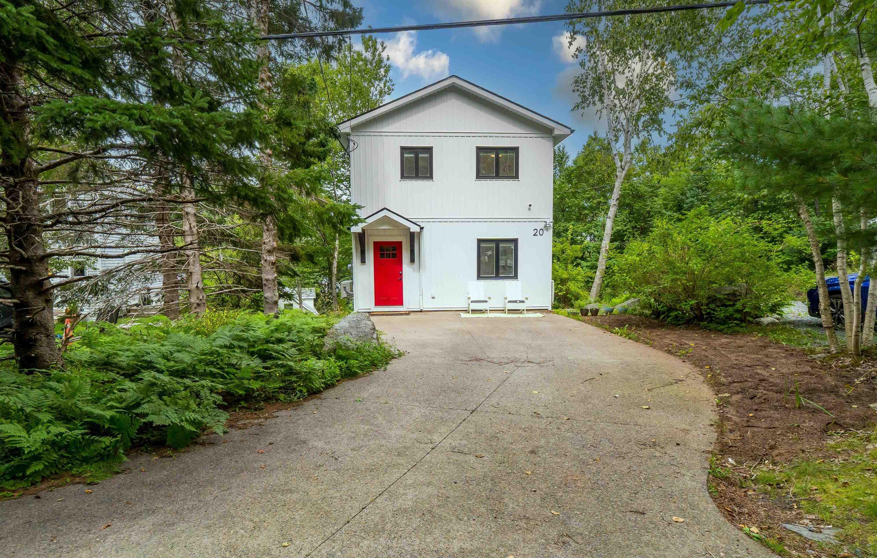 Thumbnail image for 20 1/2 Melville Avenue MLS<sup>®</sup> 202622750
