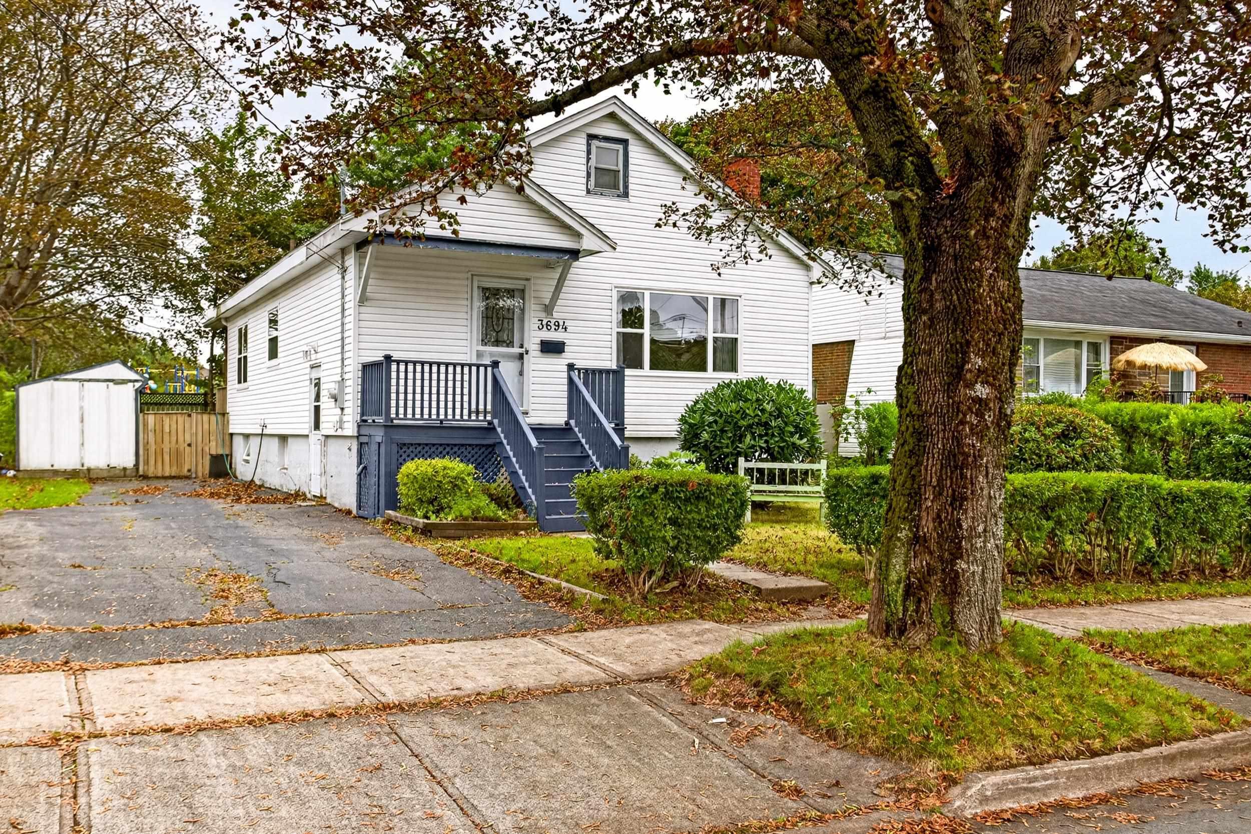 Thumbnail image for 3694 Leaman Street MLS<sup>®</sup> 202622850