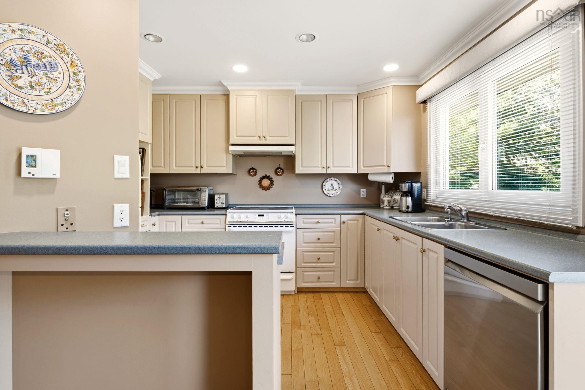 View image 9