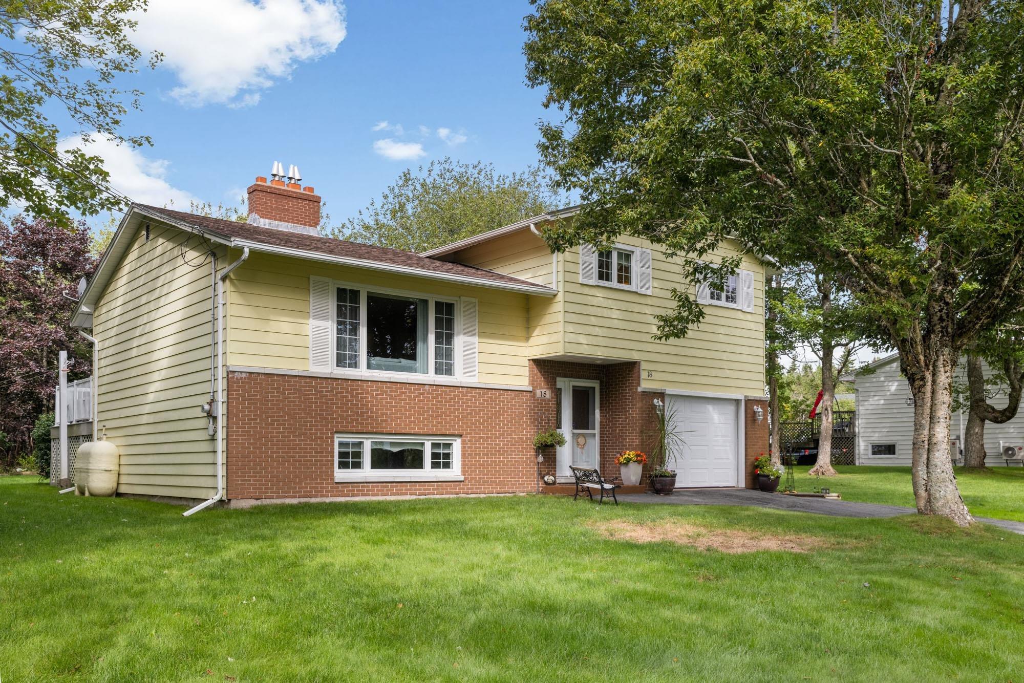 Thumbnail image for 18 Lakewood Drive MLS<sup>®</sup> 202622970