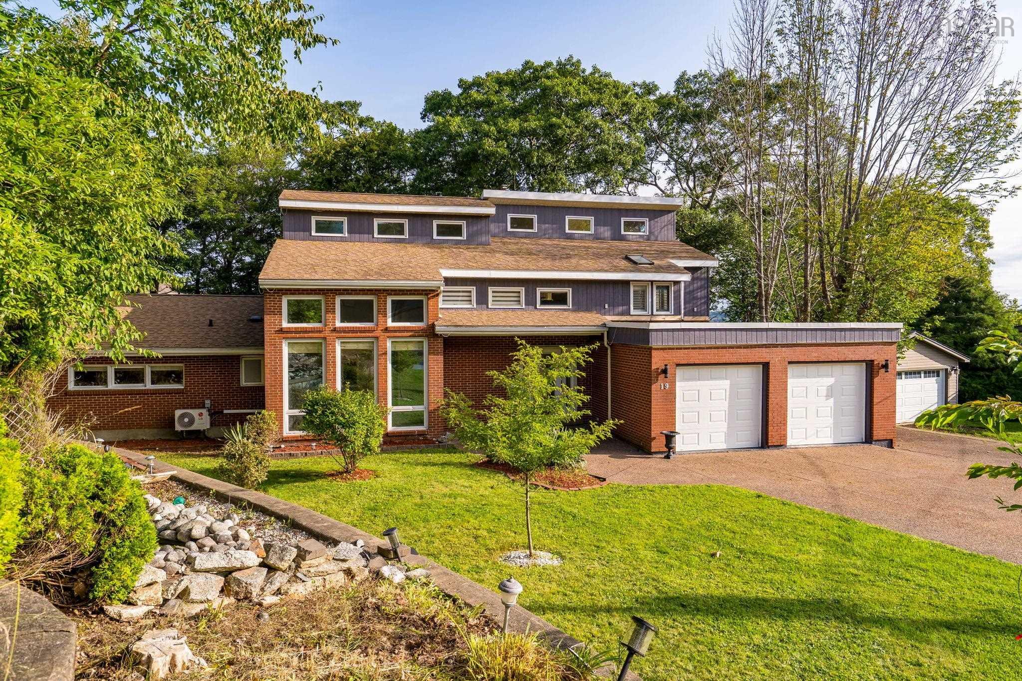 Thumbnail image for 19 Cascade Drive MLS<sup>®</sup> 202622990