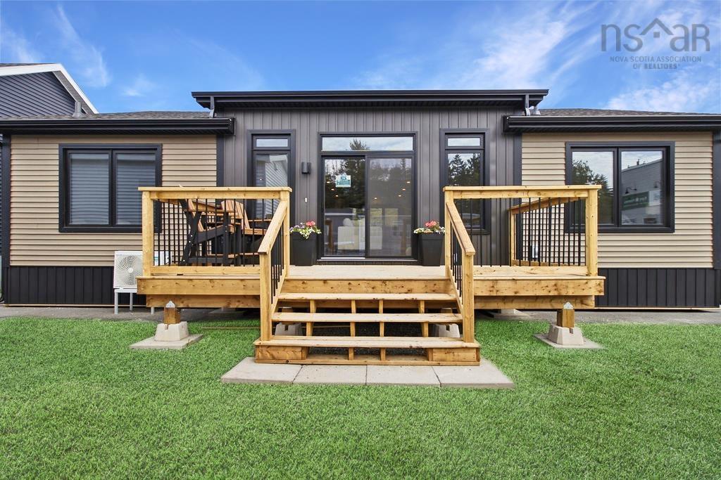 Thumbnail image for 2875 Ostrea Lake Road MLS<sup>®</sup> 202623032
