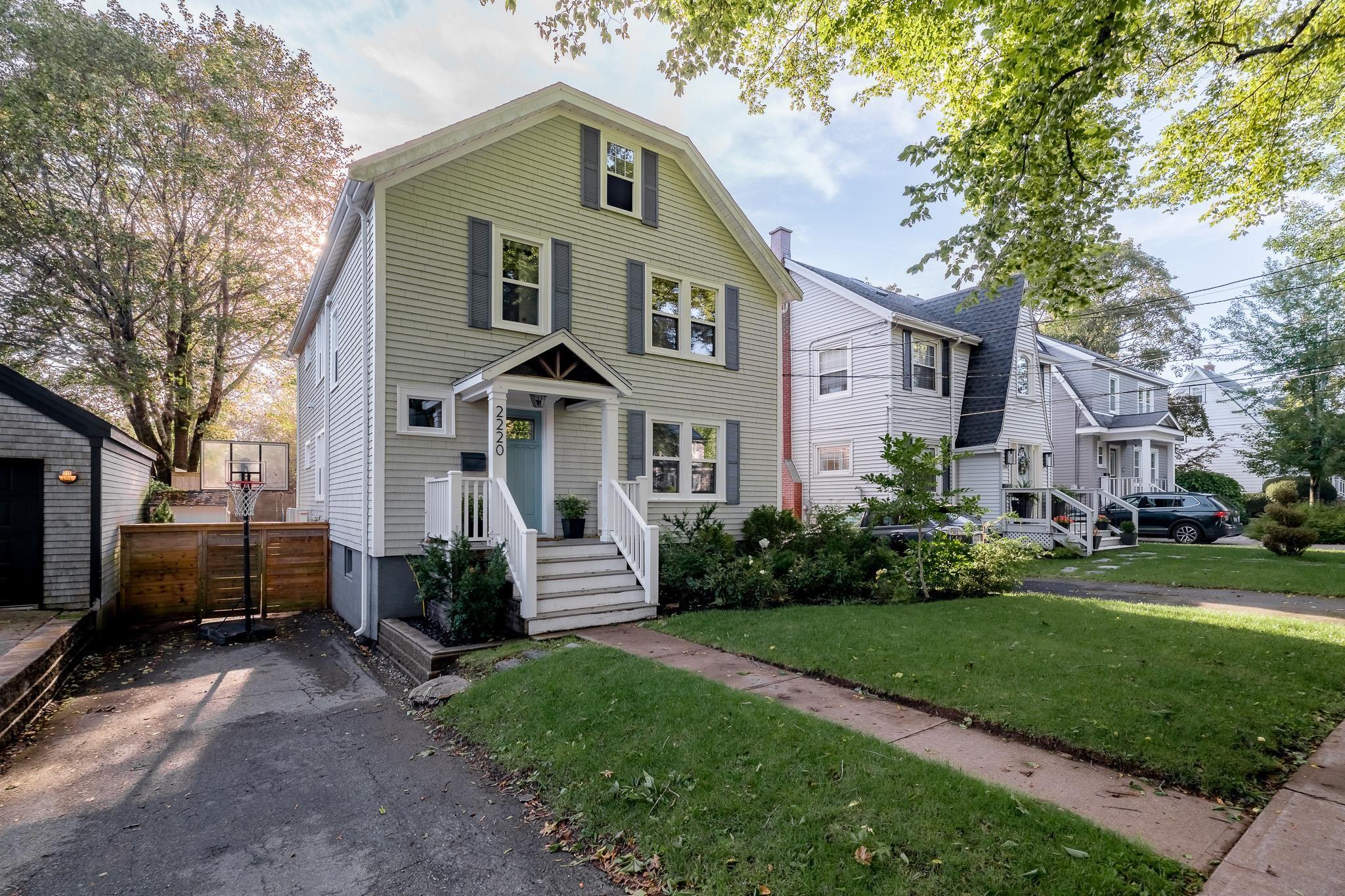 Thumbnail image for 2220 Newton Avenue MLS<sup>®</sup> 202623035