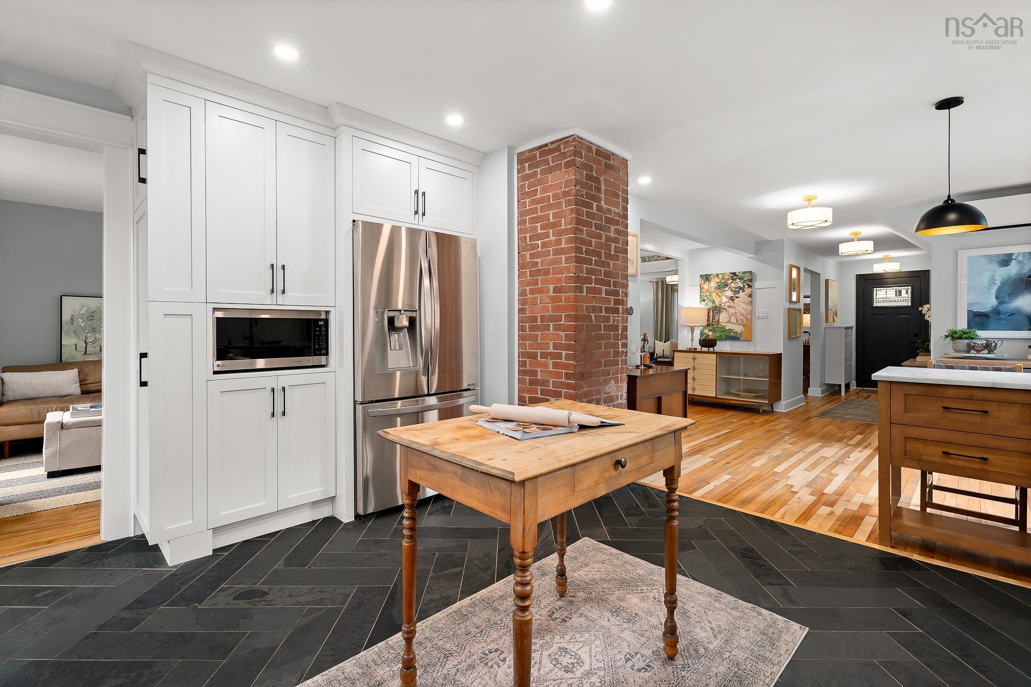 View image 18