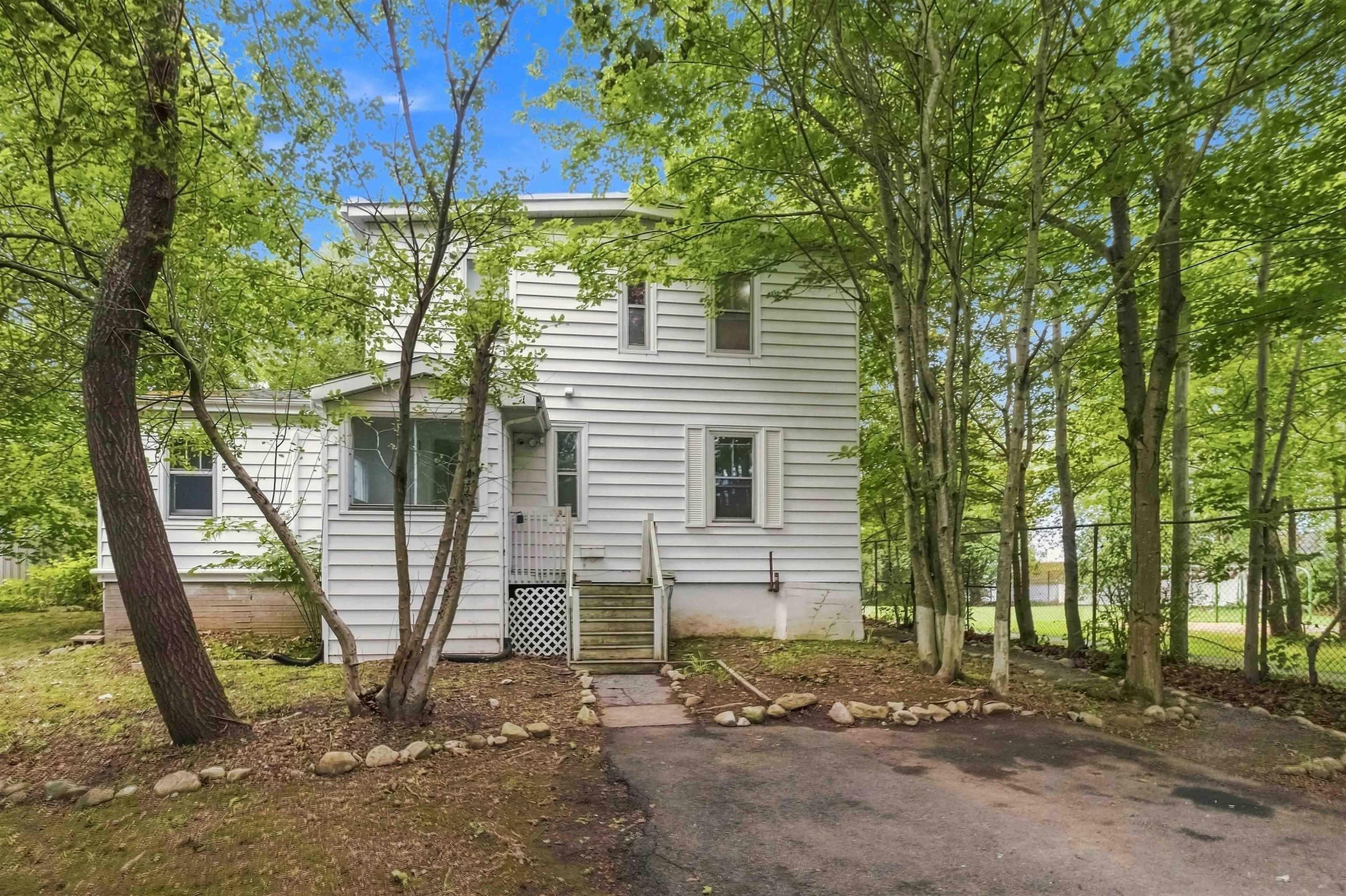 Thumbnail image for 8 Franklyn Street MLS<sup>®</sup> 202623102