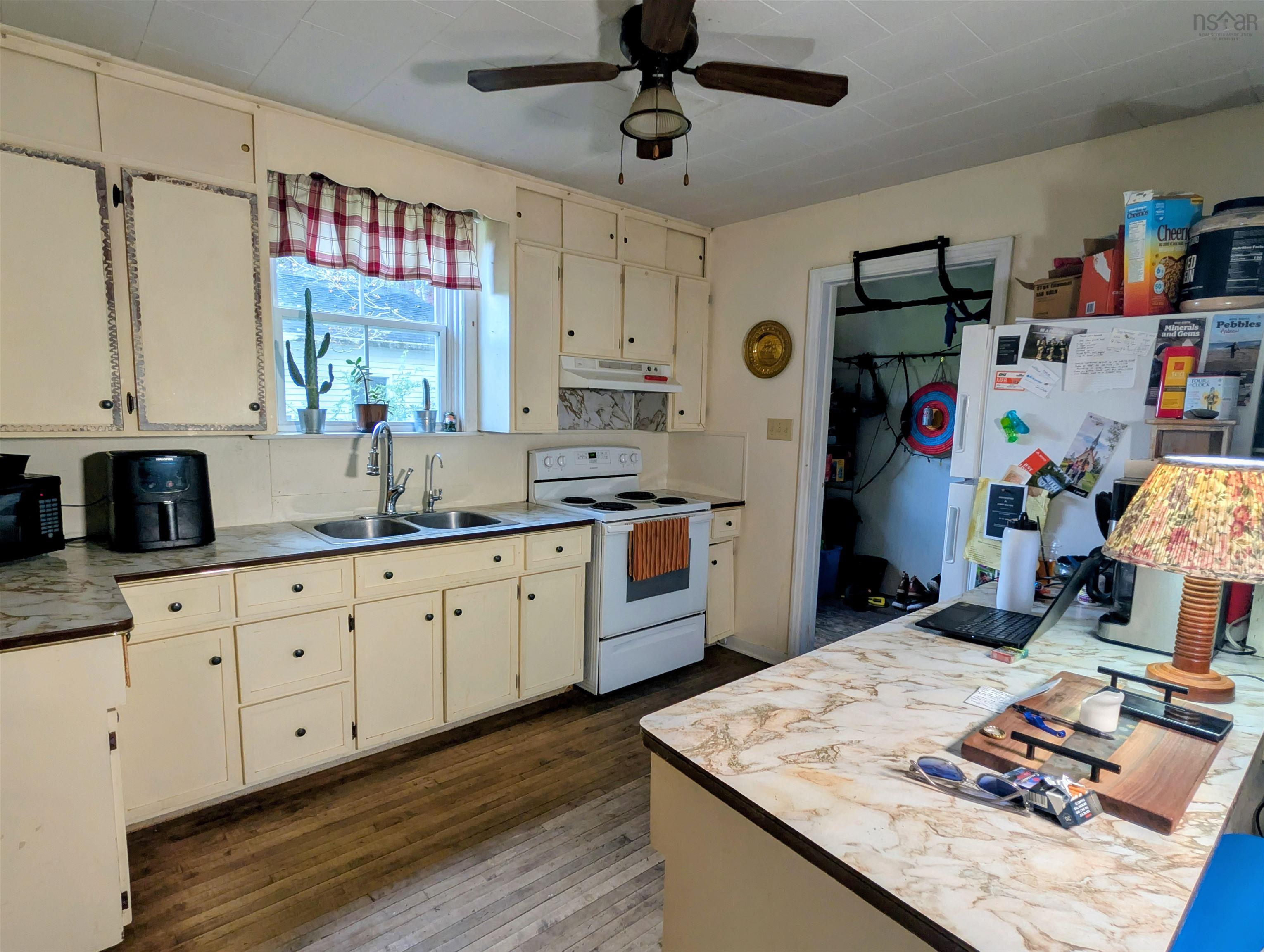 View image 17