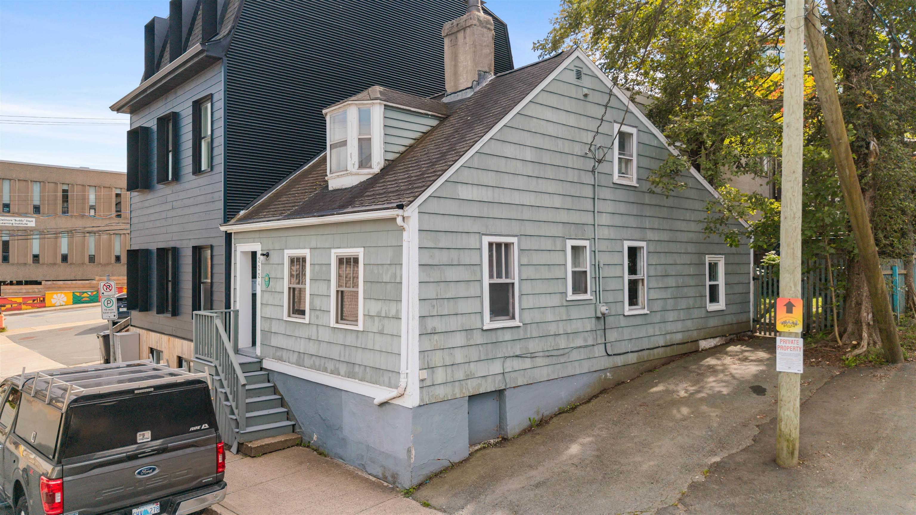 Thumbnail image for 2224 Maitland Street MLS<sup>®</sup> 202623115