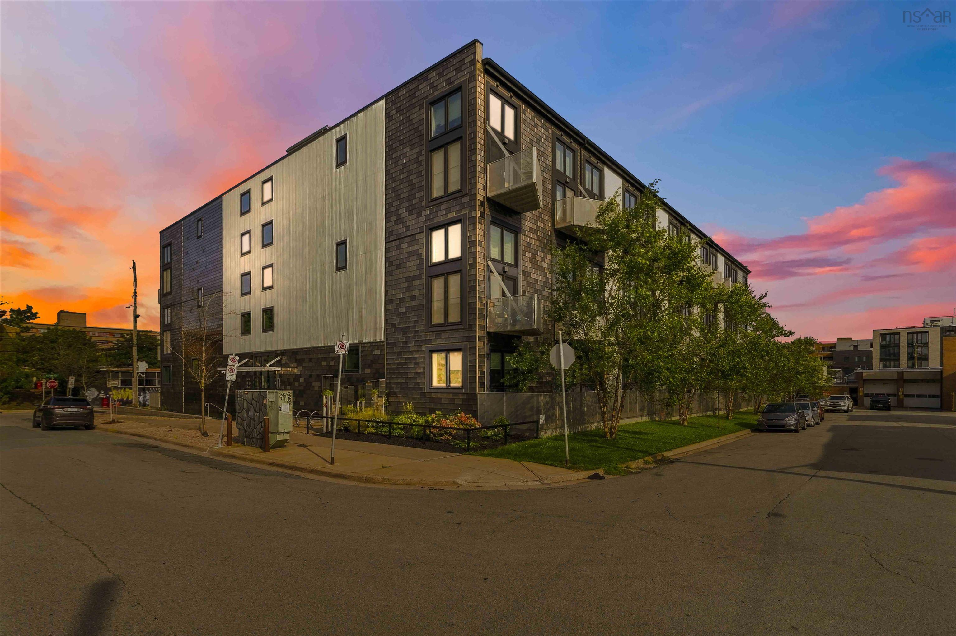 Thumbnail image for 213 5662 Roberts Street MLS<sup>®</sup> 202623118