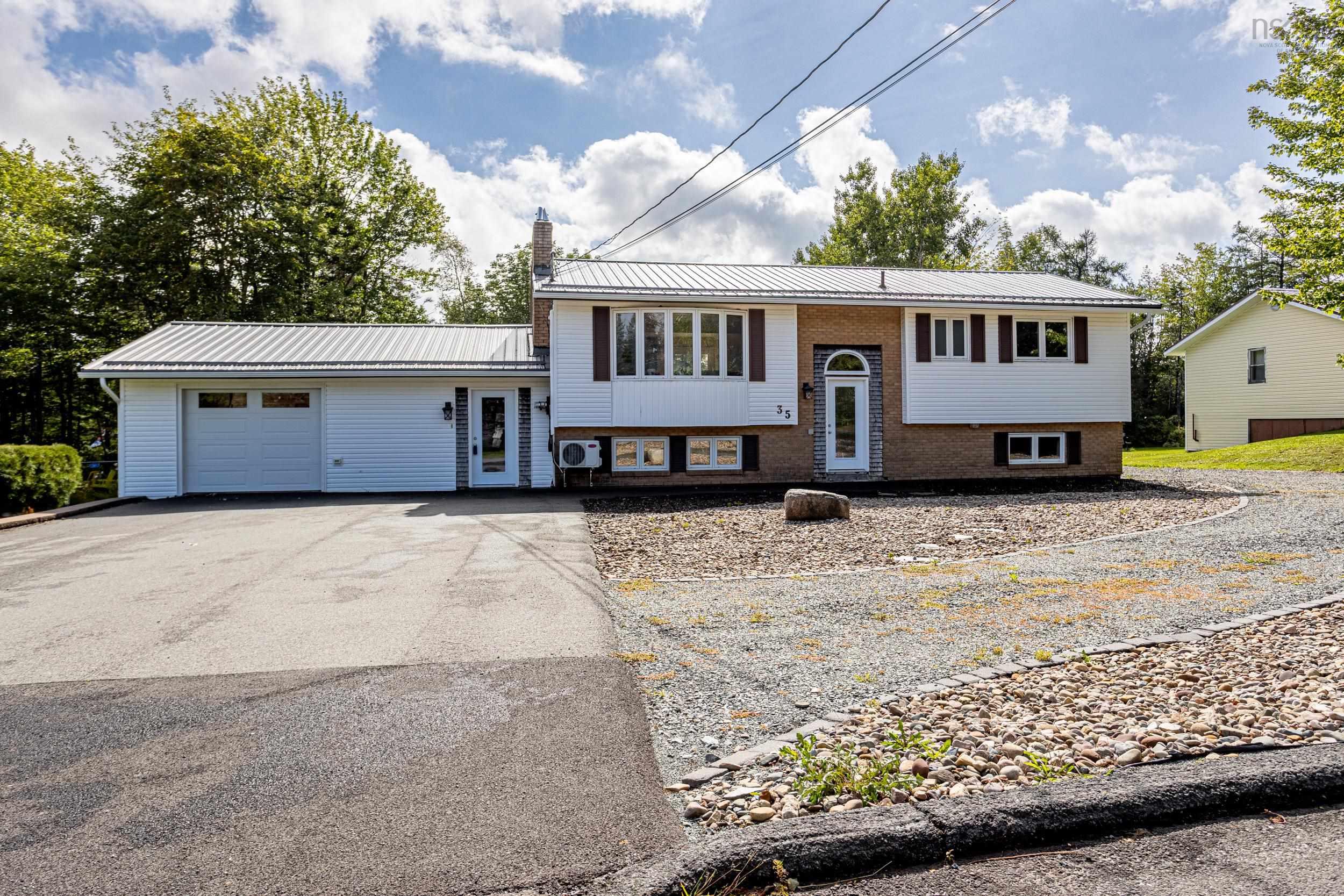 Thumbnail image for 35 Ernest Avenue MLS<sup>®</sup> 202623166