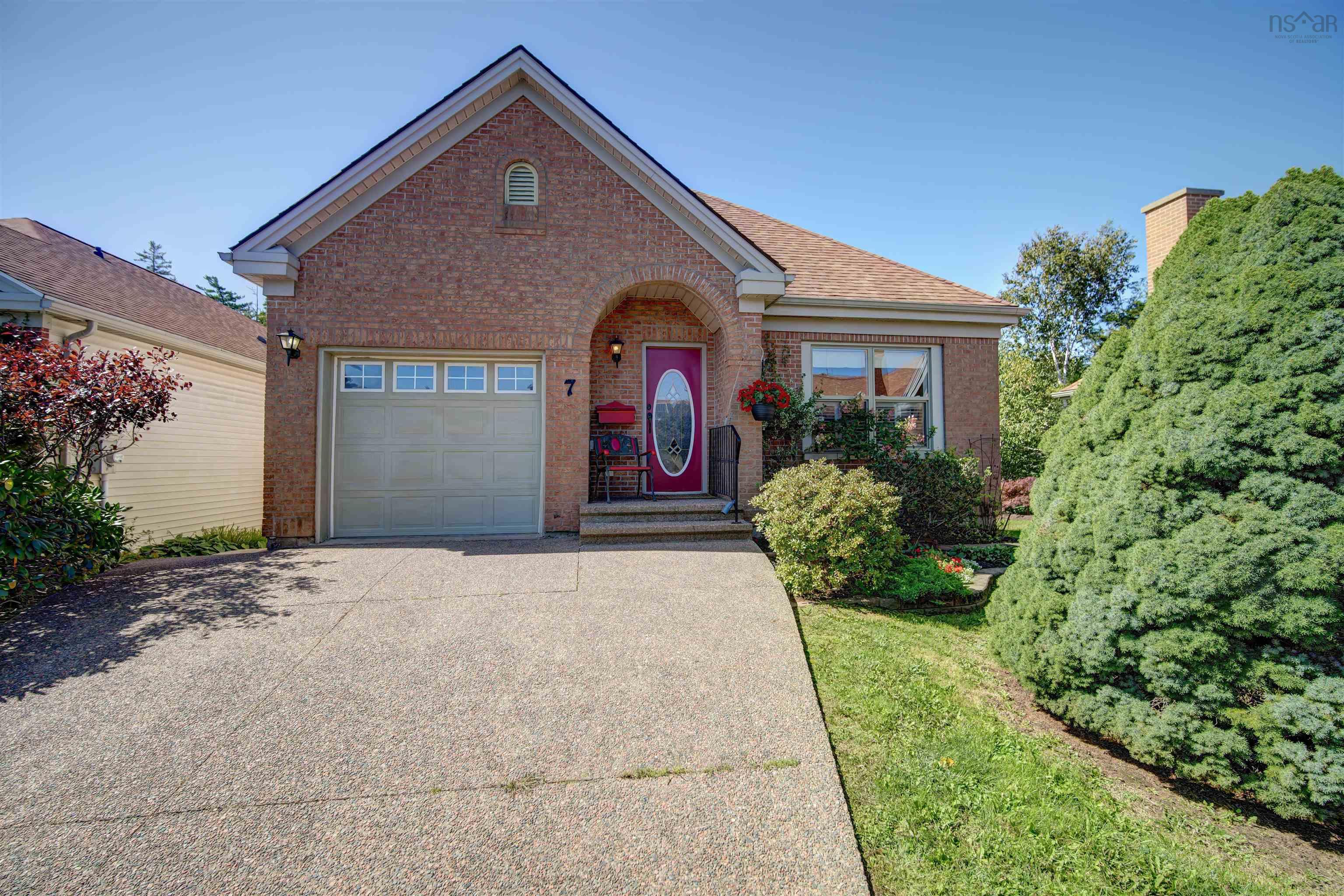 Thumbnail image for 7 Compass Rose Court MLS<sup>®</sup> 202623167