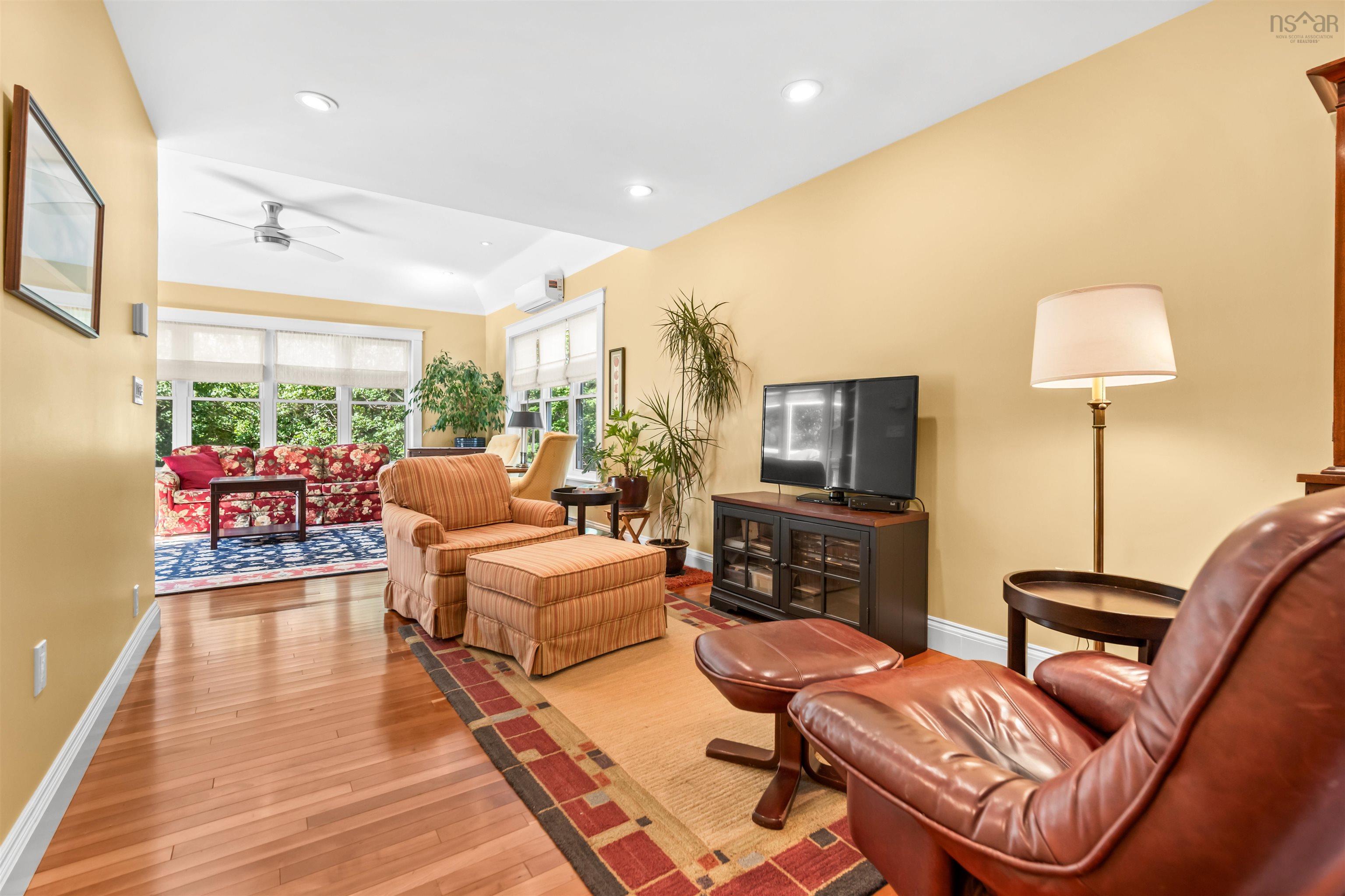 View image 12