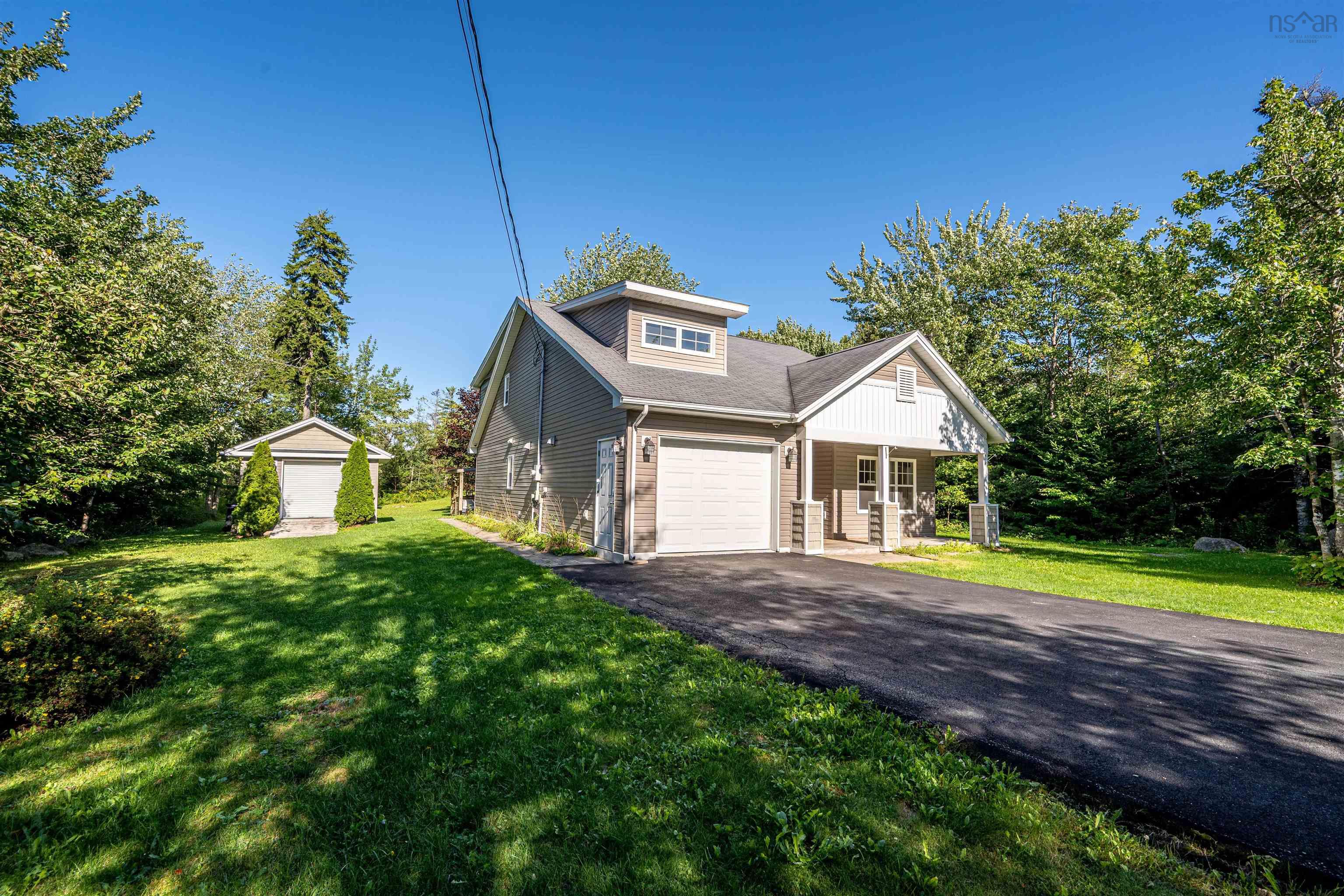 Thumbnail image for 26 Country Lake Drive MLS<sup>®</sup> 202623262