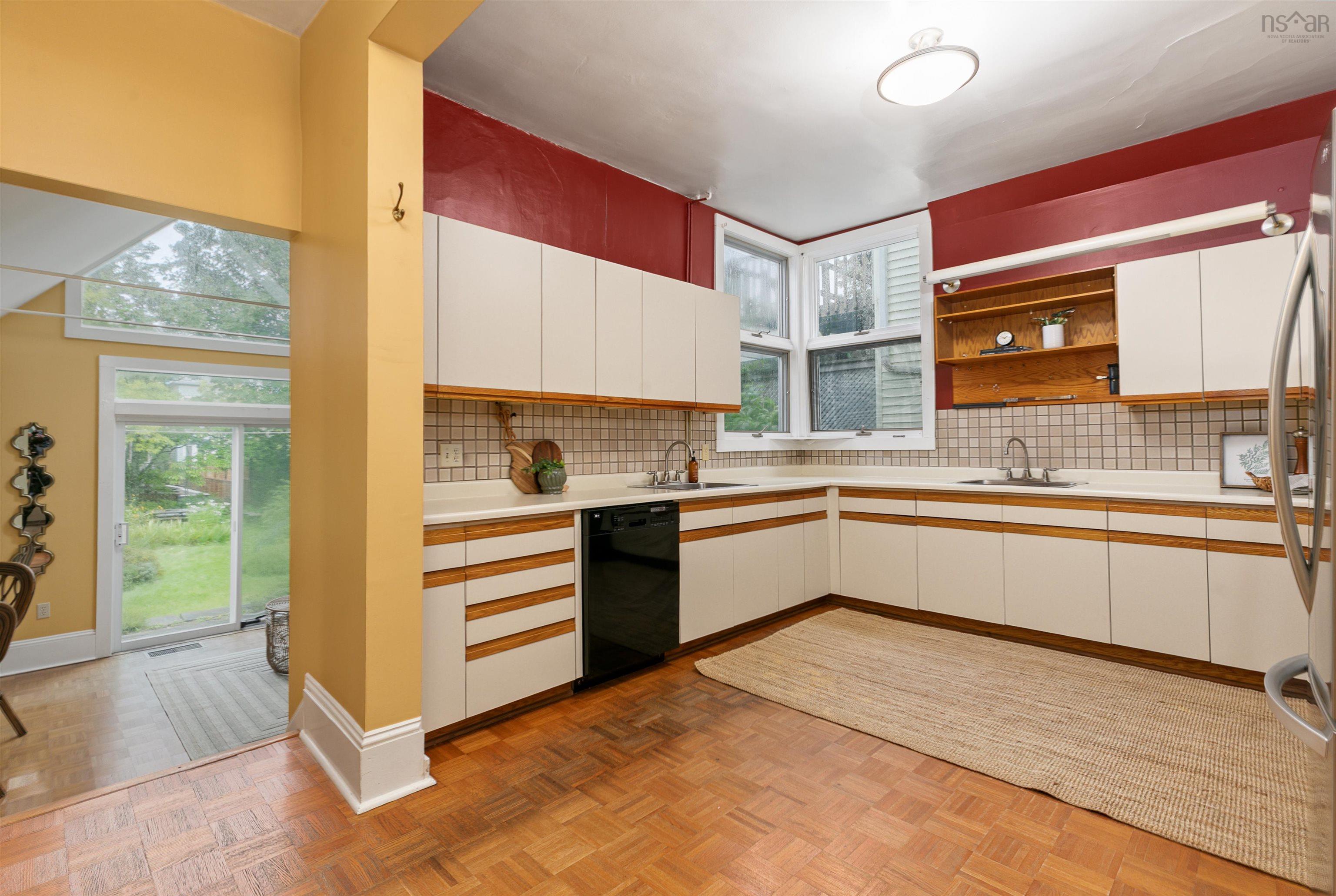 View image 16