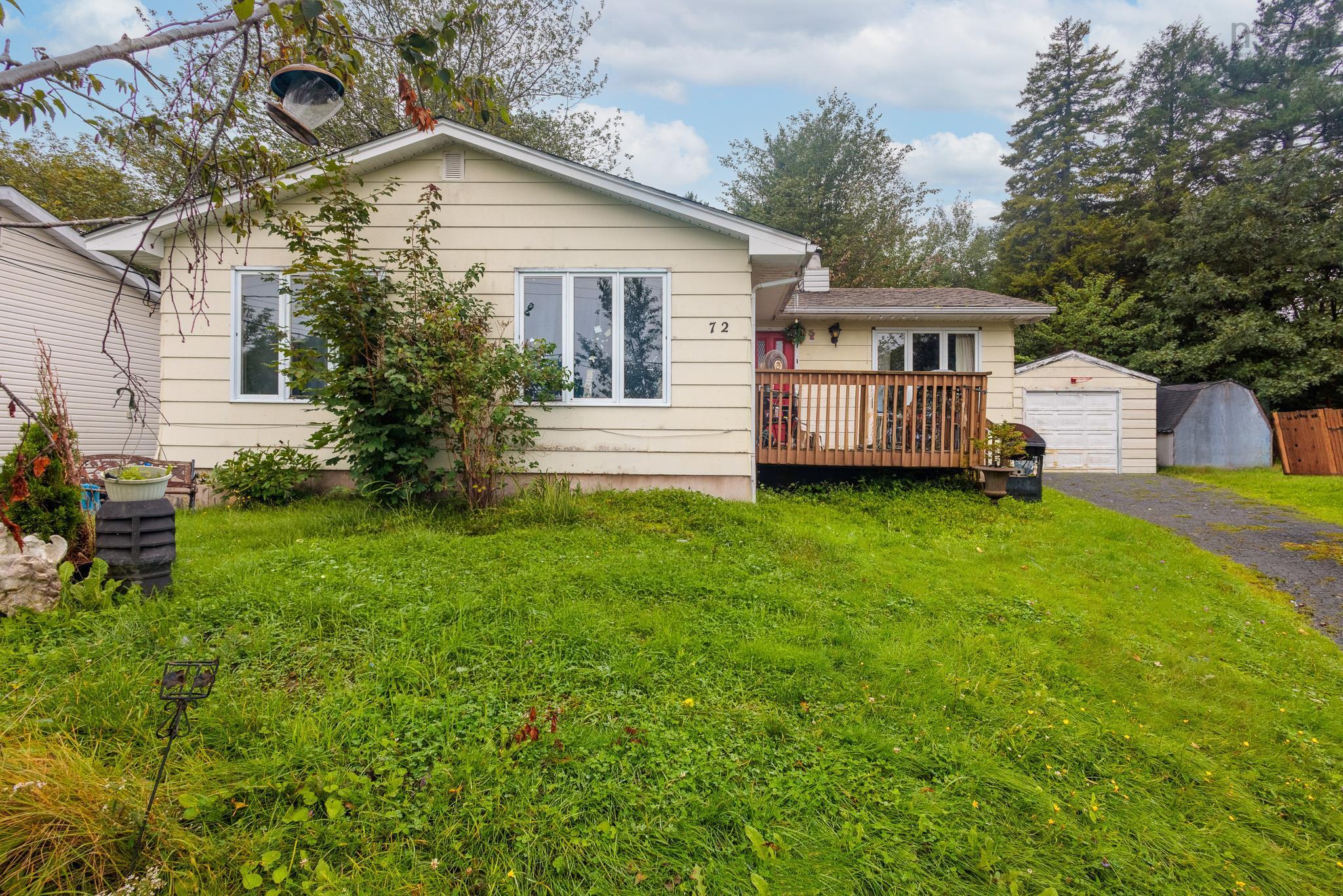 Thumbnail image for 72 Greendale Court MLS<sup>®</sup> 202623395