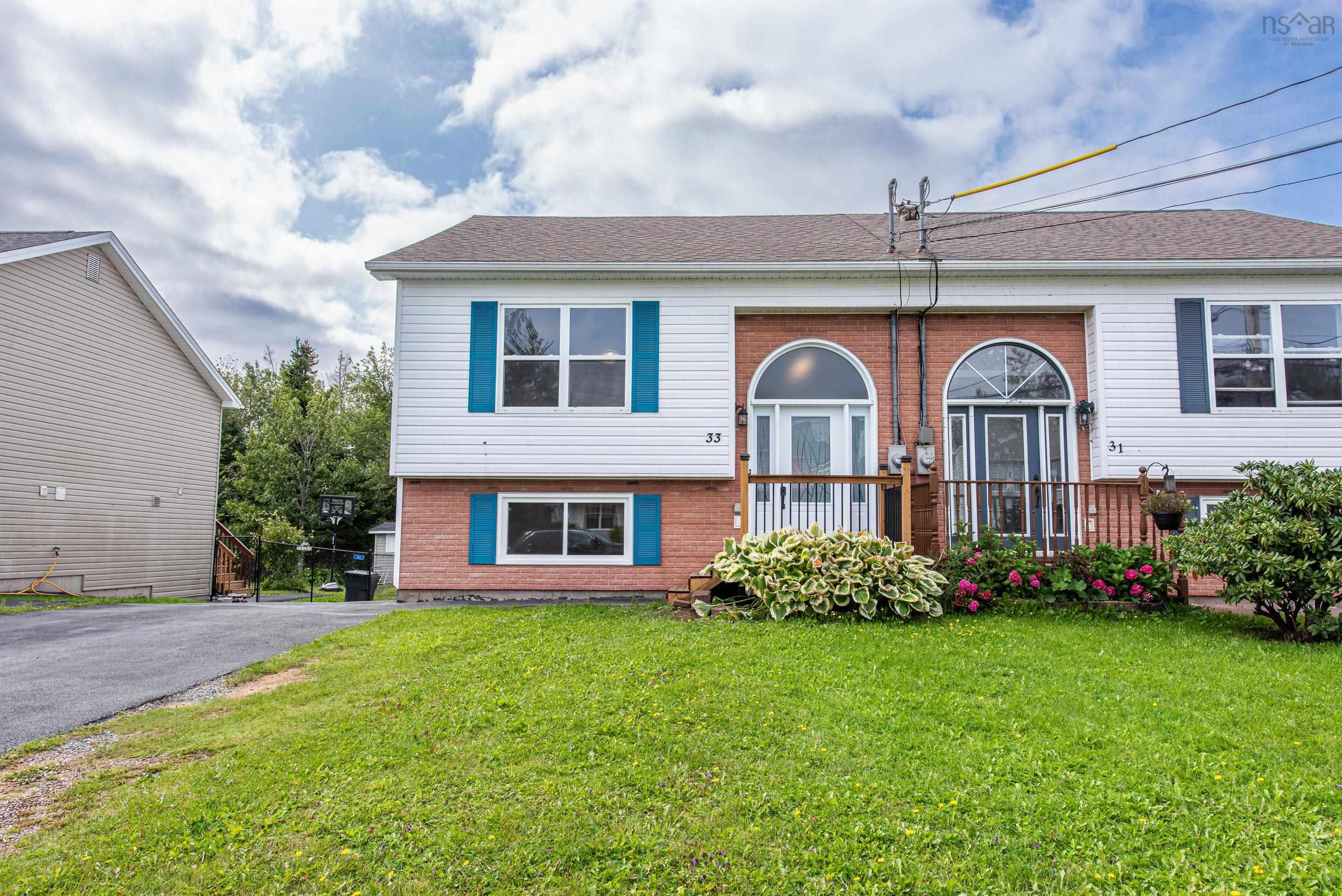 Thumbnail image for 33 Brookview Drive MLS<sup>®</sup> 202623472