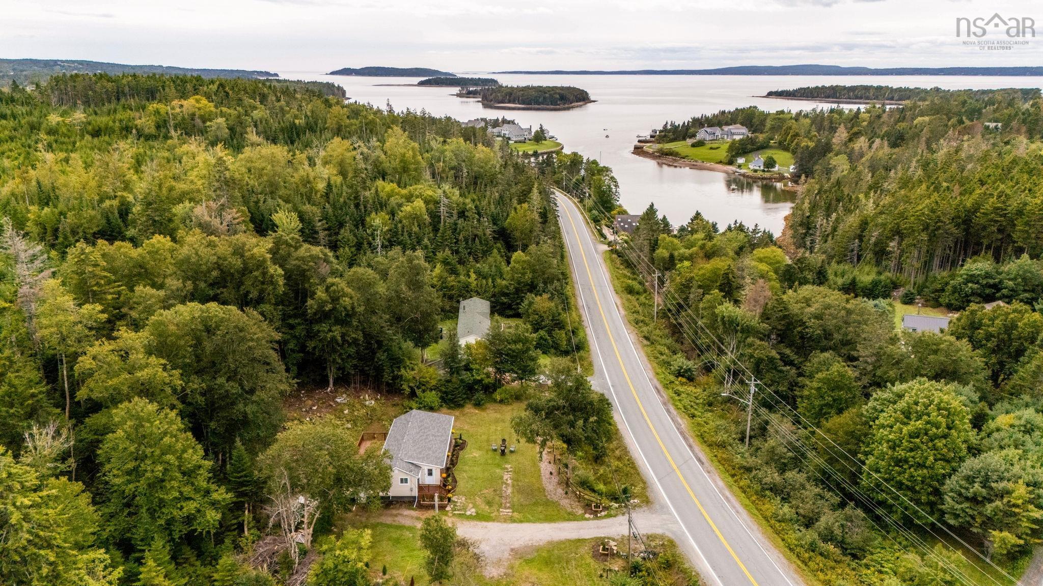 Thumbnail image for 10951 Peggy’s Cove Road MLS<sup>®</sup> 202623481