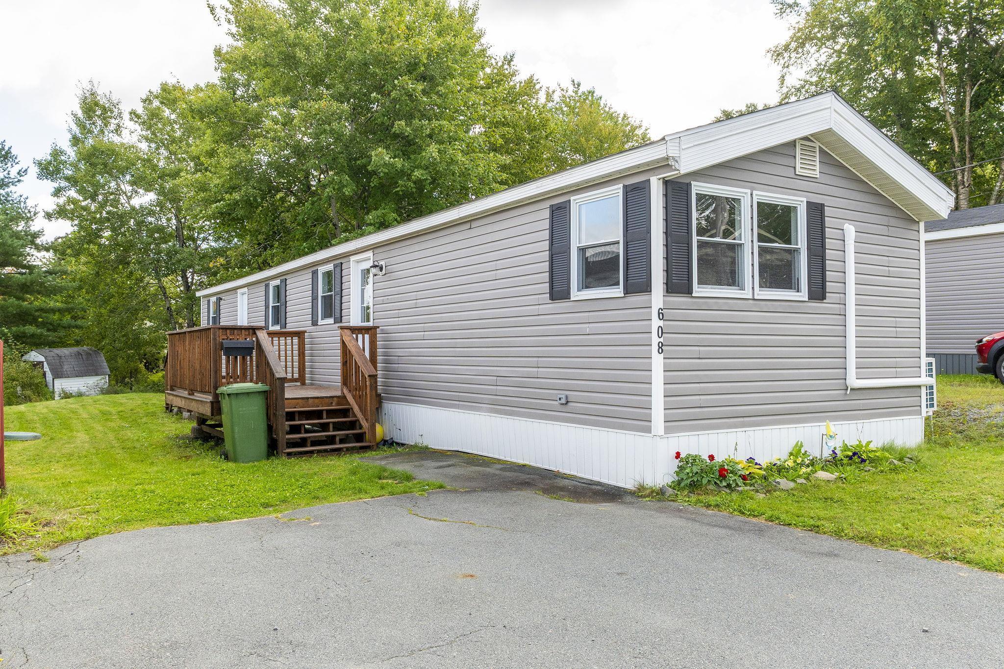 Thumbnail image for 608 Macdonald Street MLS<sup>®</sup> 202623492