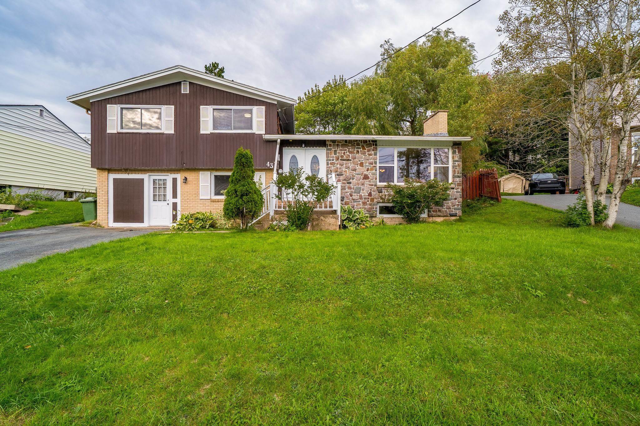 Thumbnail image for 43 Lynn Drive MLS<sup>®</sup> 202623568
