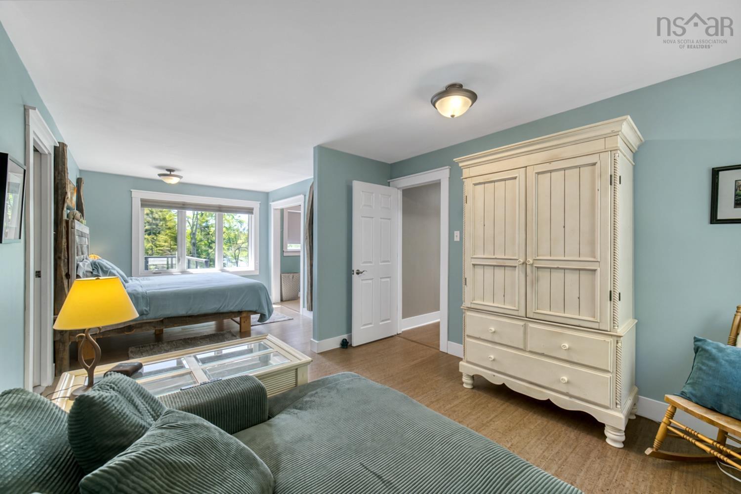 View image 18